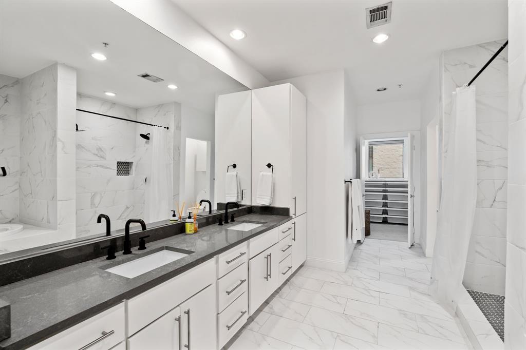 Dallas, Texas, 75219, United States, 2 Bedrooms Bedrooms, ,3 BathroomsBathrooms,Residential,For Sale,1911883