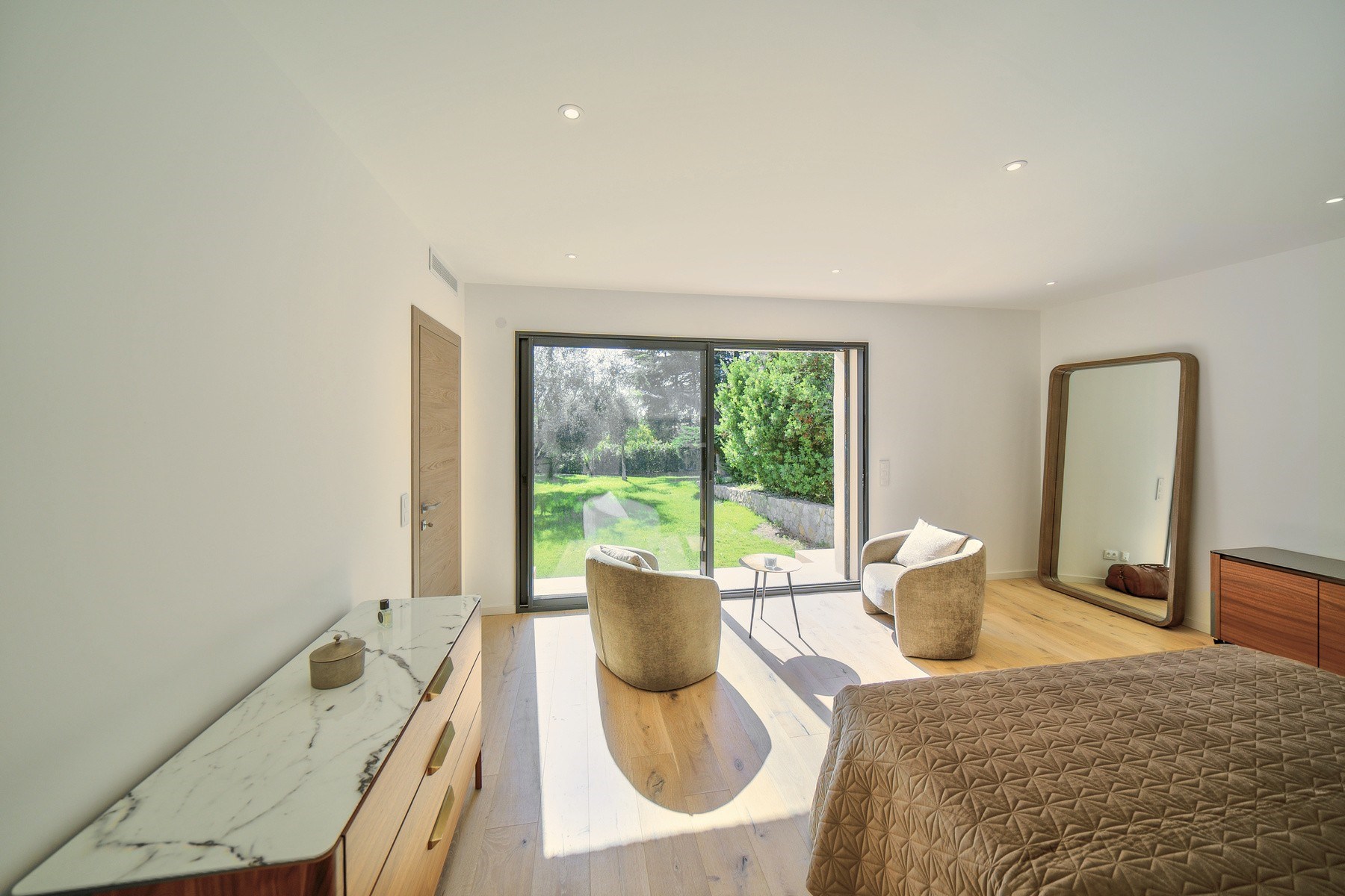  Renovated villa with swimming pool and large garage near Valbonne - 物件實景