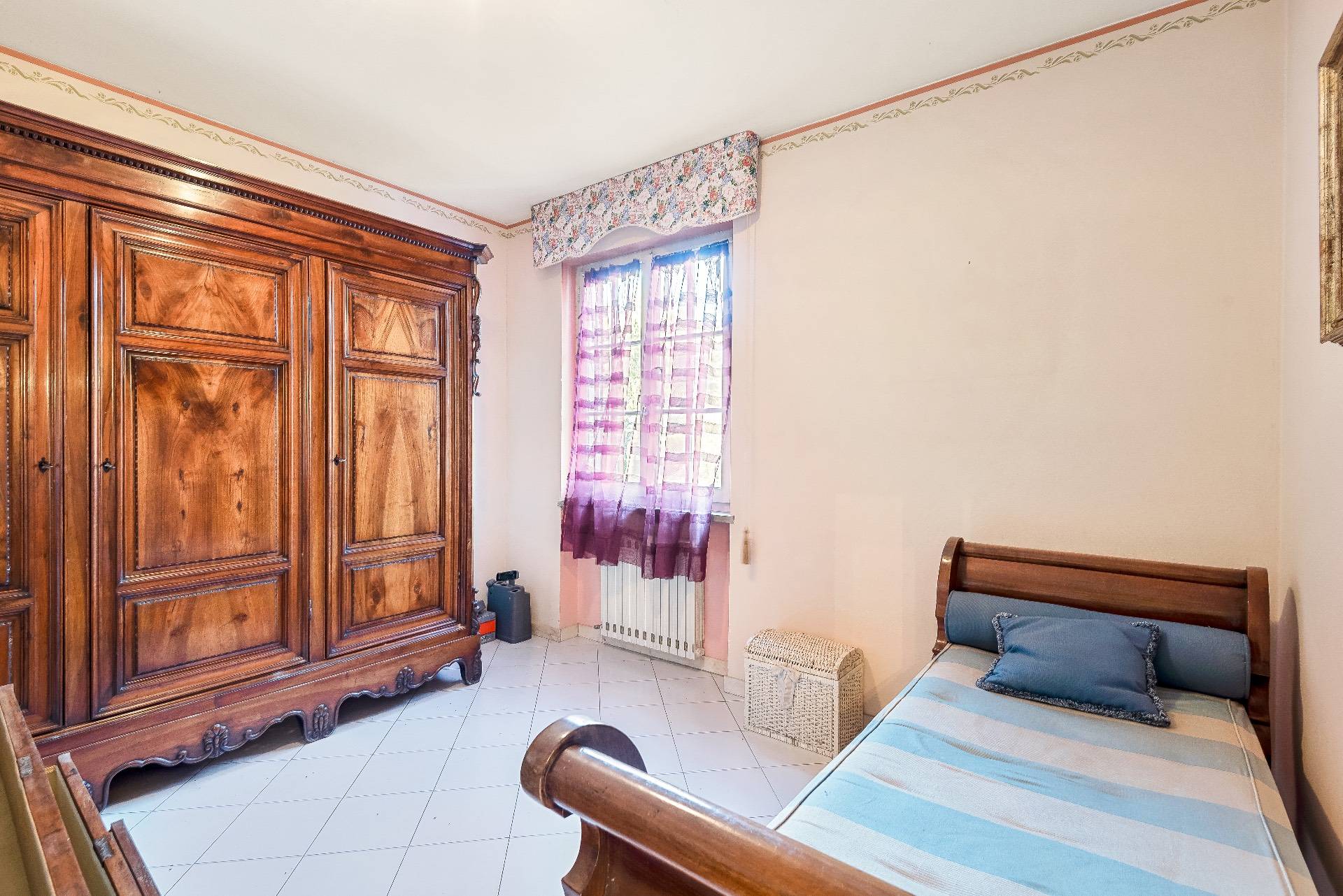 Massa, Massa-Carrara, 54100, IT, 4 Bedrooms Bedrooms, ,4 BathroomsBathrooms,Residential,For Sale,1688477