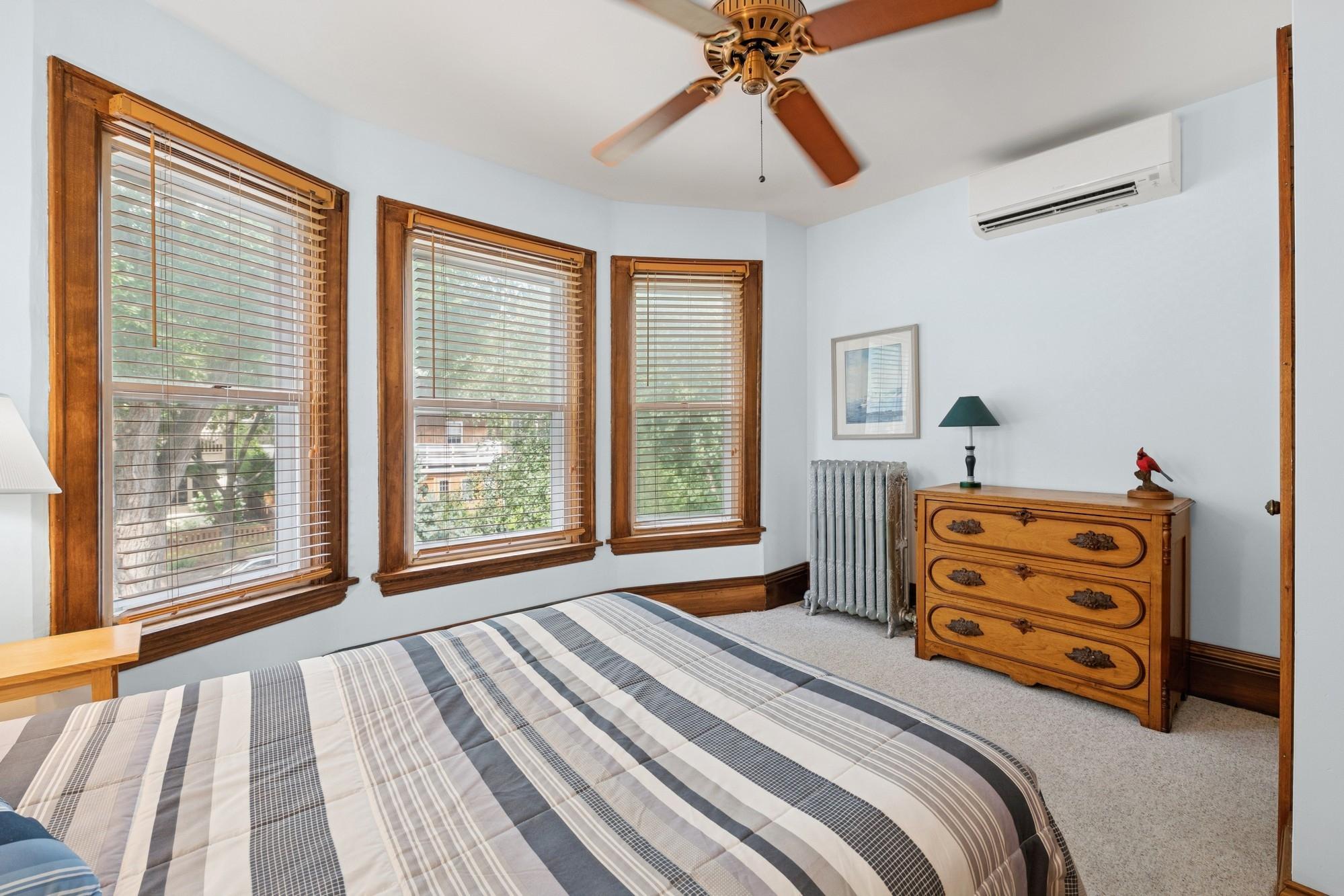 Minneapolis, Minnesota, 55408, United States, 4 Bedrooms Bedrooms, ,2 BathroomsBathrooms,Residential,For Sale,1919825