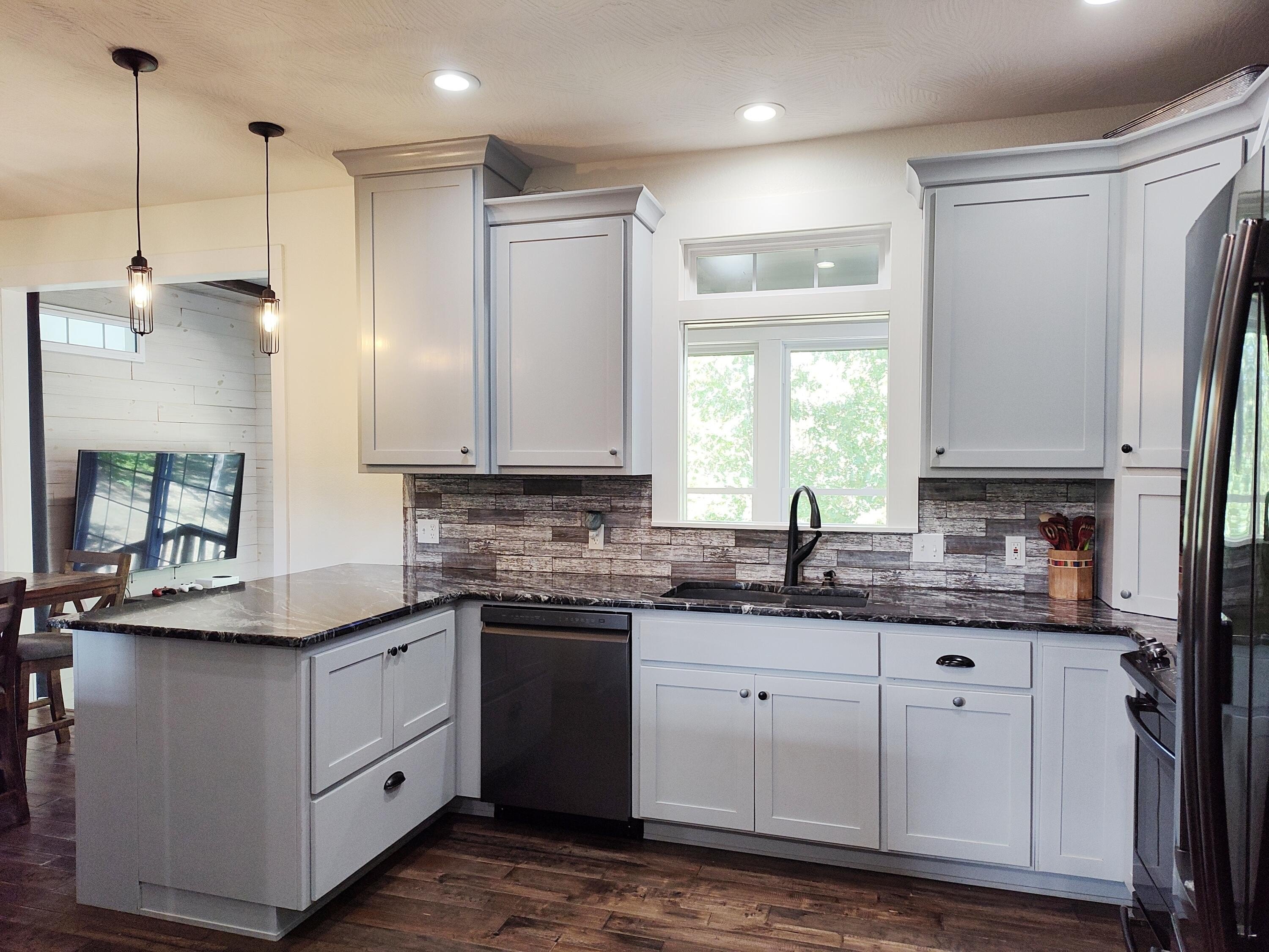 Buffalo, Missouri, 65622, United States, 3 Bedrooms Bedrooms, ,2 BathroomsBathrooms,Residential,For Sale,1974176