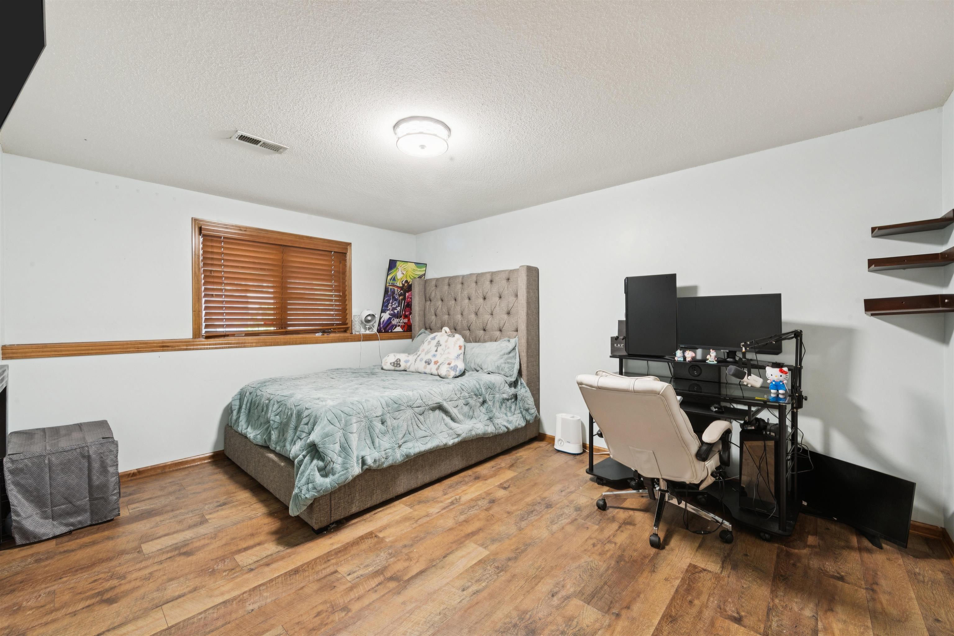 Wichita, Kansas, 67205, United States, 5 Bedrooms Bedrooms, ,3 BathroomsBathrooms,Residential,For Sale,1847235