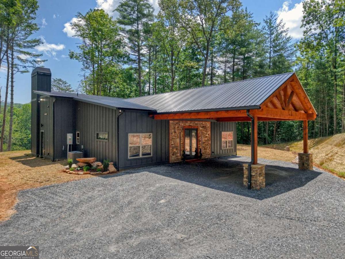 Mineral Bluff, Georgia, 30559, United States, 3 Bedrooms Bedrooms, ,3 BathroomsBathrooms,Residential,For Sale,1877867