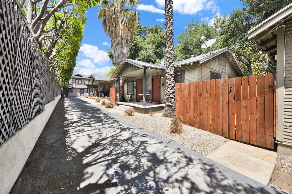 Pasadena, California, 91106, United States, ,Residential,For Sale,1895777