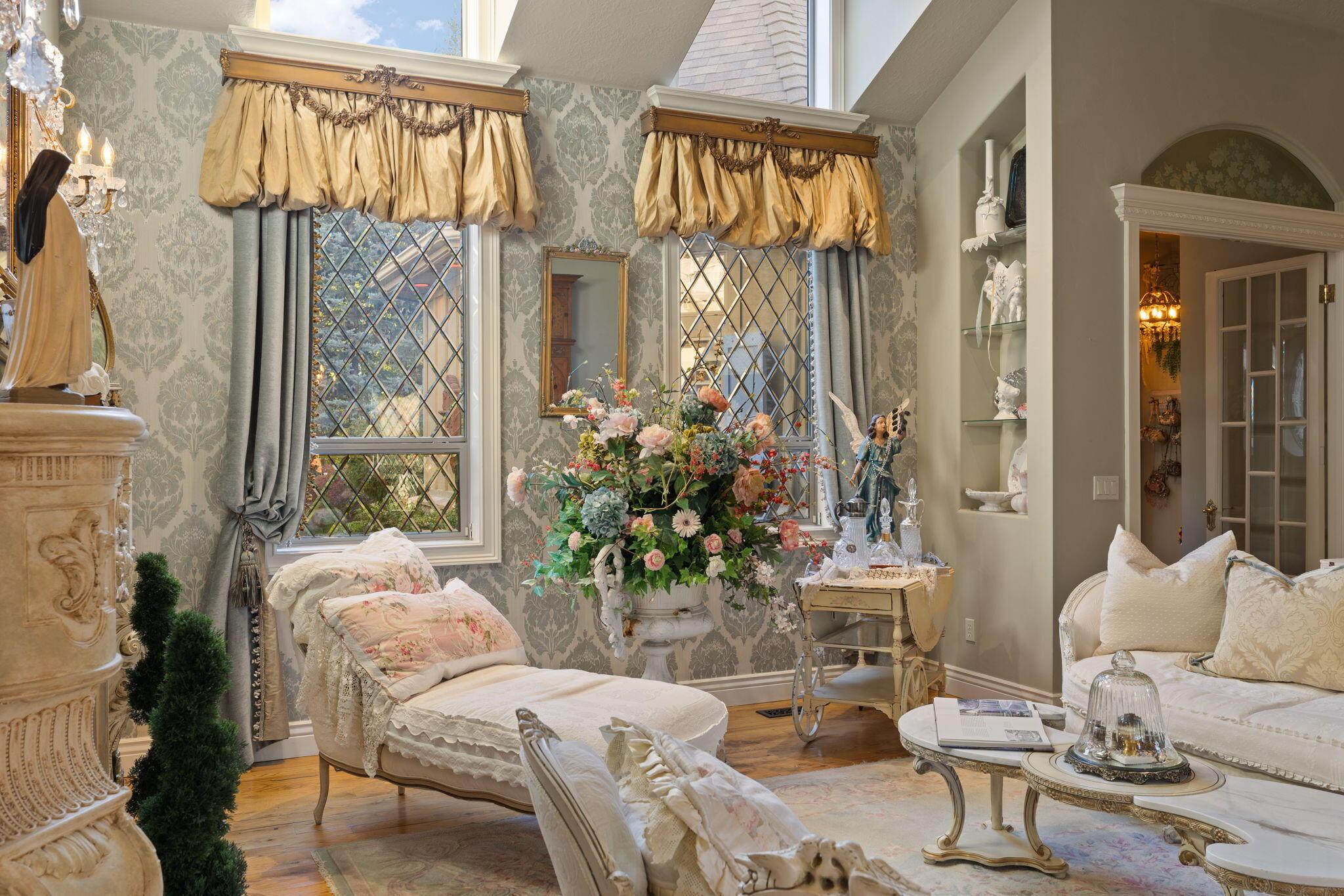 Salt Lake City, Utah, 84121, United States, 5 Bedrooms Bedrooms, ,6 BathroomsBathrooms,Residential,For Sale,1974562