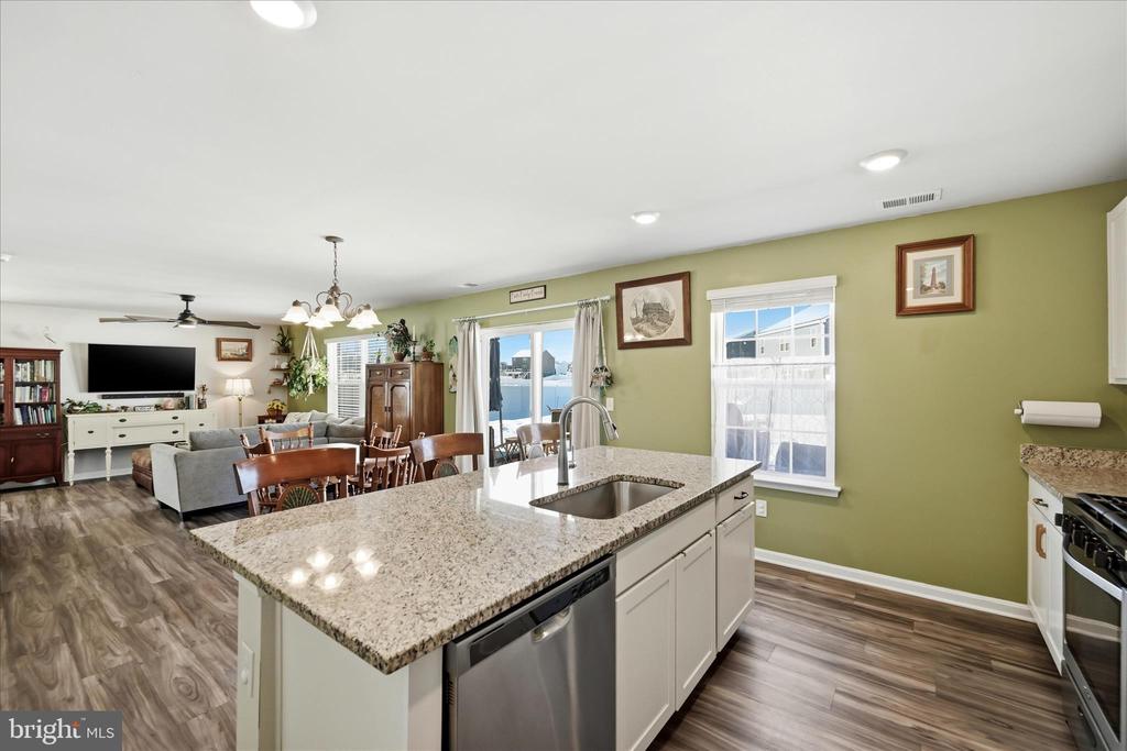 Berryville, Virginia, 22611, United States, 4 Bedrooms Bedrooms, ,3 BathroomsBathrooms,Residential,For Sale,2015067