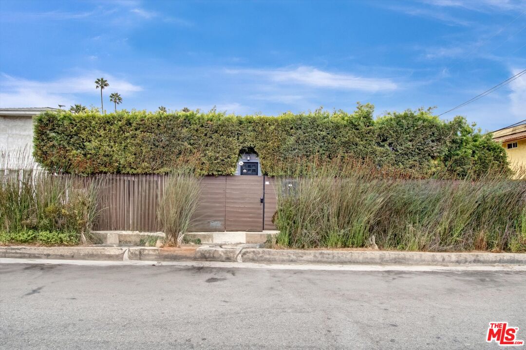 Venice, California, 90291, United States, 7 Bedrooms Bedrooms, ,Residential,For Sale,1700344