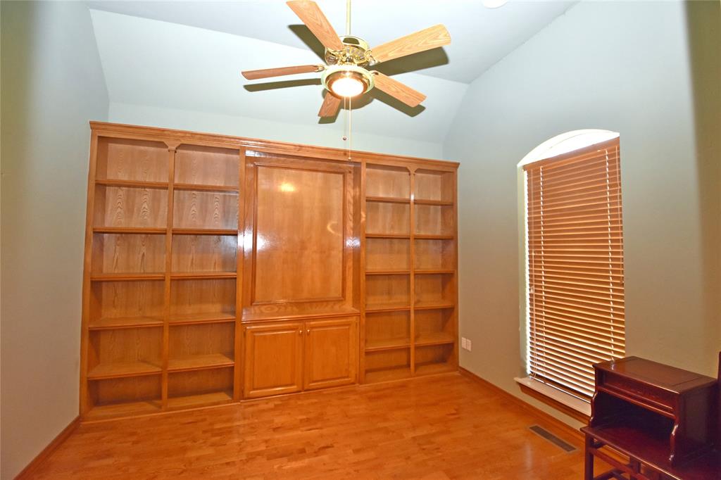 Oklahoma City, Oklahoma, 73142, United States, 5 Bedrooms Bedrooms, ,4 BathroomsBathrooms,Residential,For Sale,1935370
