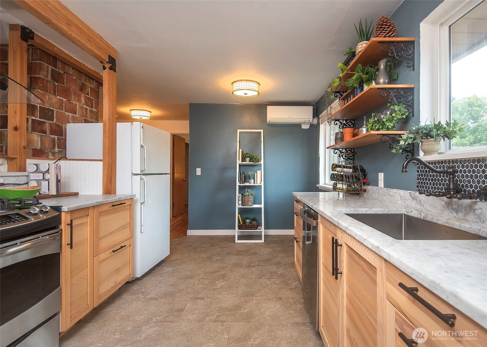 Shoreline, Washington, 98155, United States, 3 Bedrooms Bedrooms, ,1 BathroomBathrooms,Residential,For Sale,1961575