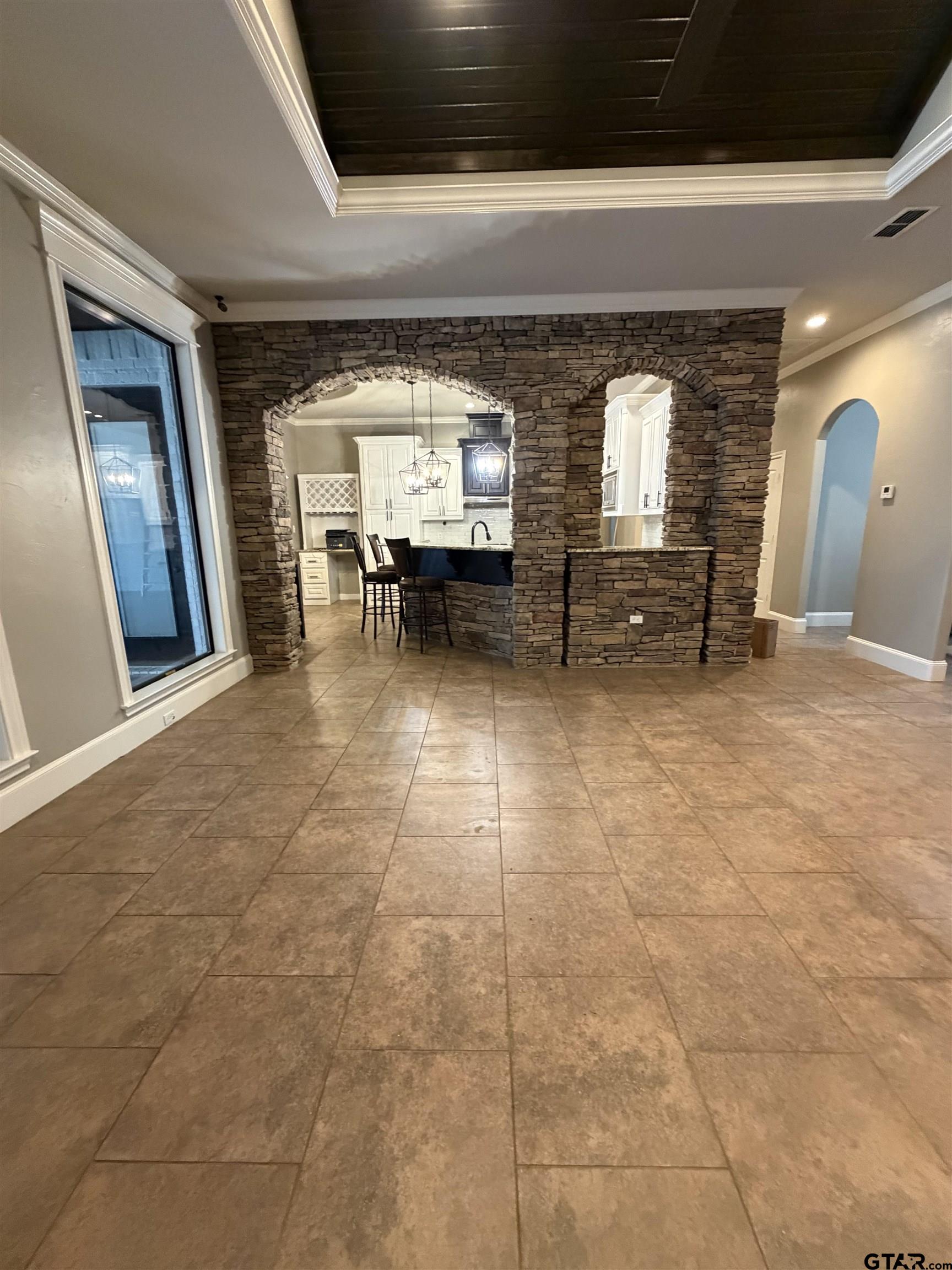 Tyler, Texas, 75704, United States, 4 Bedrooms Bedrooms, ,4 BathroomsBathrooms,Residential,For Sale,2003262