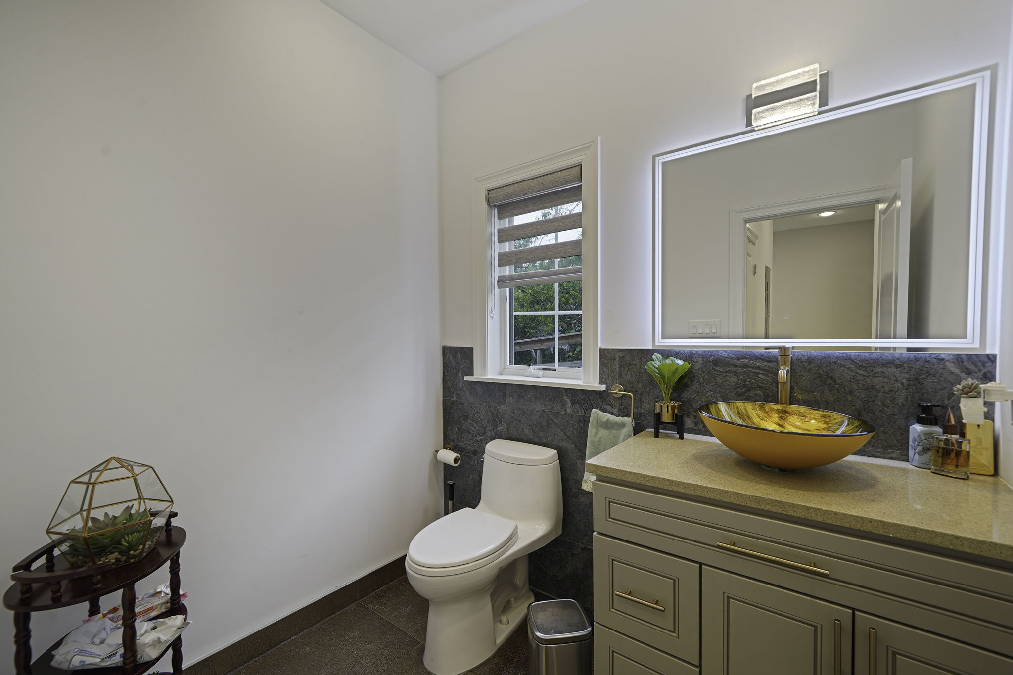 Cedarhurst, New York, 11516, United States, 5 Bedrooms Bedrooms, ,5 BathroomsBathrooms,Residential,For Sale,1851144