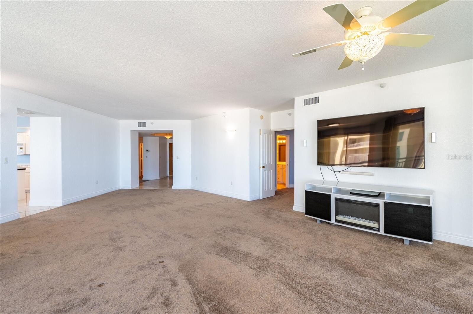 CLEARWATER BEACH, Florida, 33767, United States, 3 Bedrooms Bedrooms, ,3 BathroomsBathrooms,Residential,For Sale,2013097