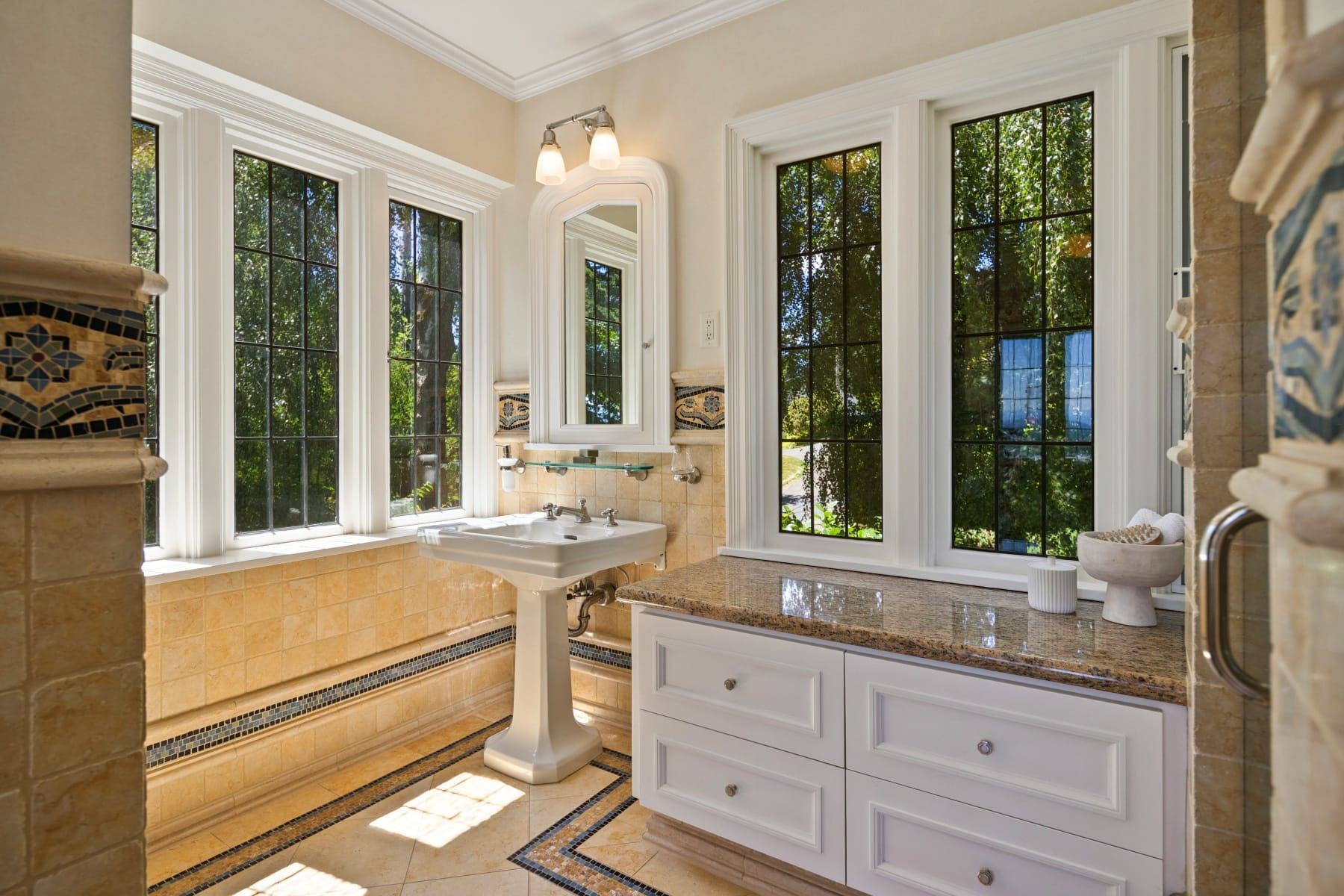  5570 SW MENEFEE DR Portland, OR 97239 - 物件實景