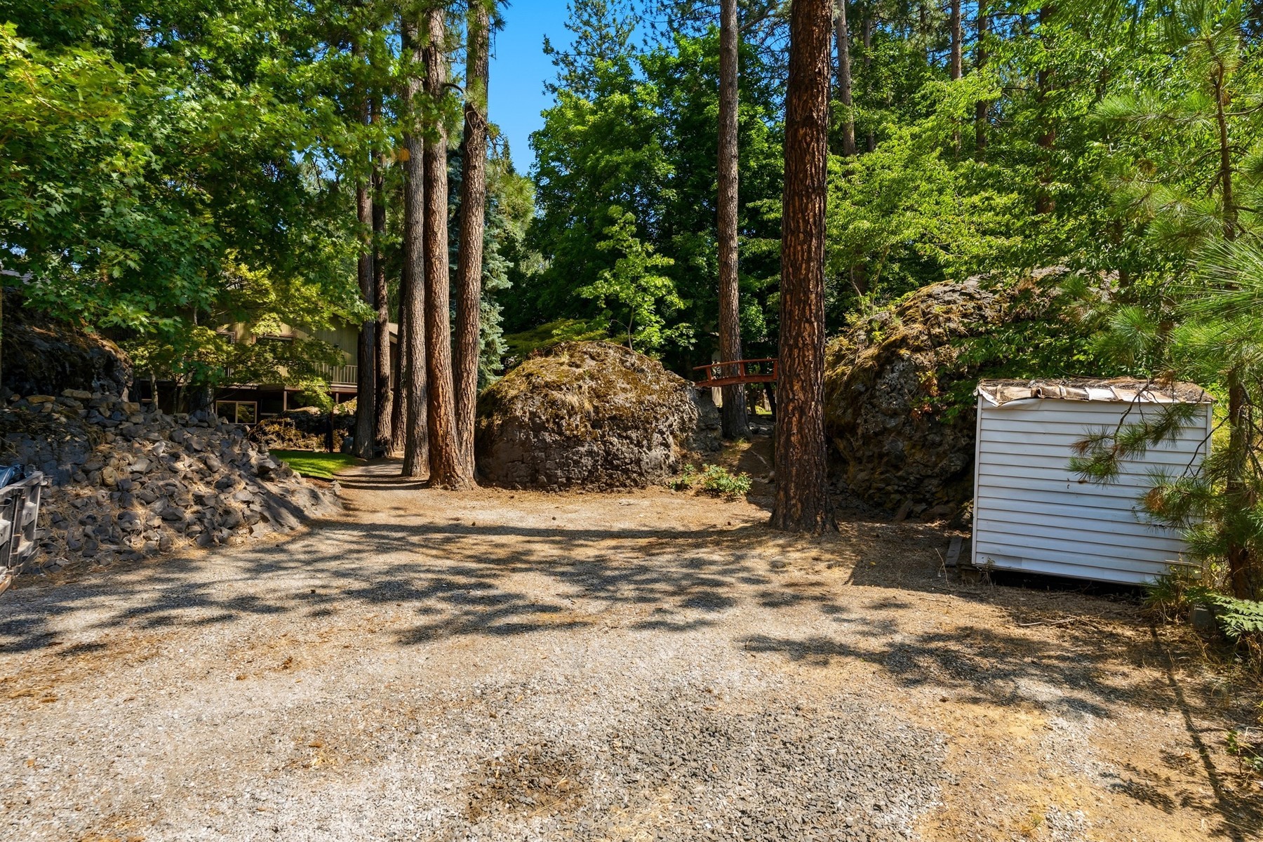  1023 N Crestline Dr - 物件實景