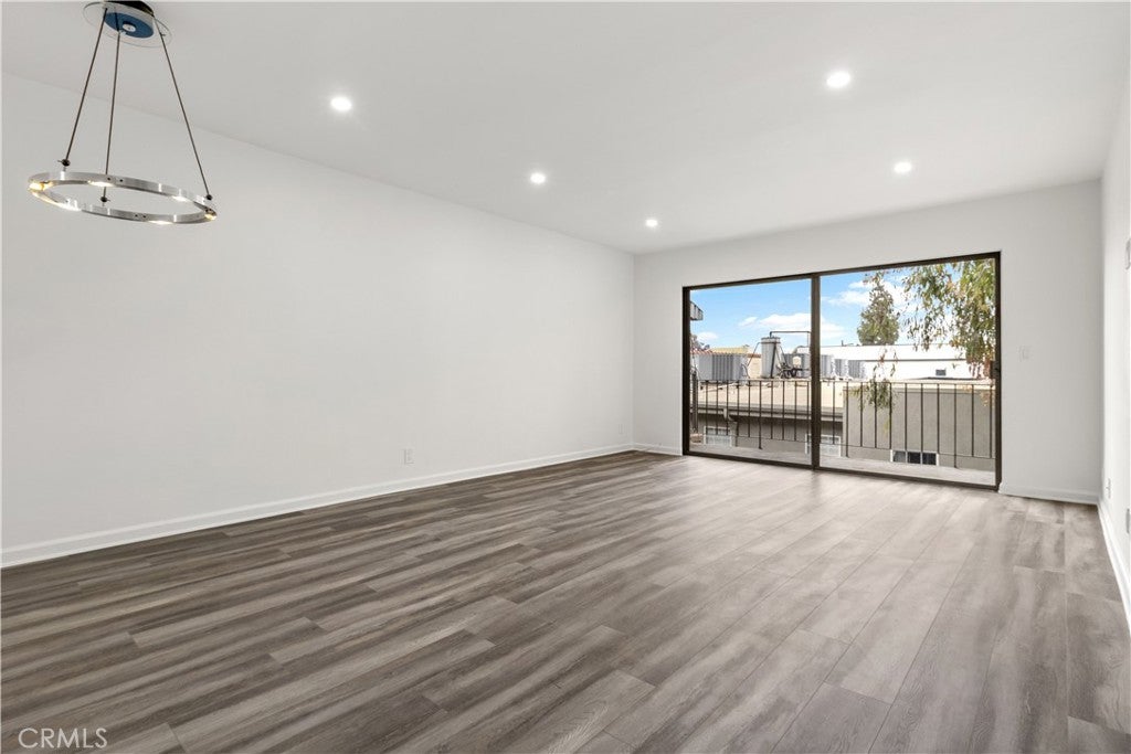 Sherman Oaks, California, 91411, United States, 2 Bedrooms Bedrooms, ,2 BathroomsBathrooms,Residential,For Sale,1847067