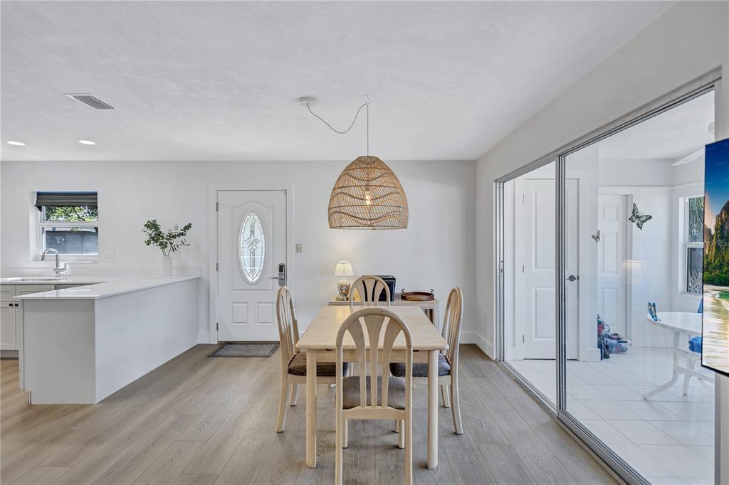 Sarasota, Florida, 34242, United States, 2 Bedrooms Bedrooms, ,2 BathroomsBathrooms,Residential,For Sale,1961687