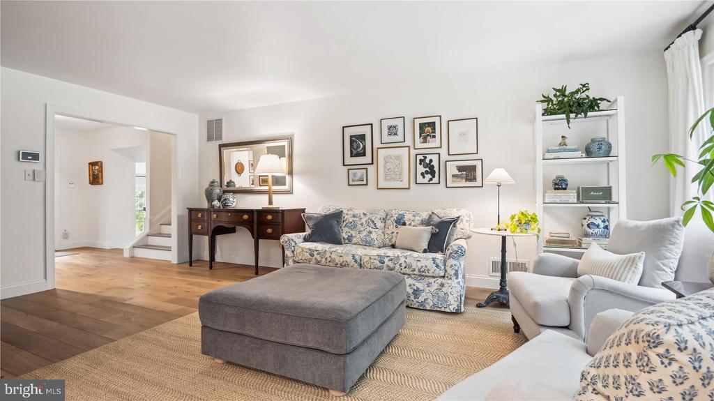 Reston, Virginia, 20191, United States, 4 Bedrooms Bedrooms, ,3 BathroomsBathrooms,Residential,For Sale,1987433