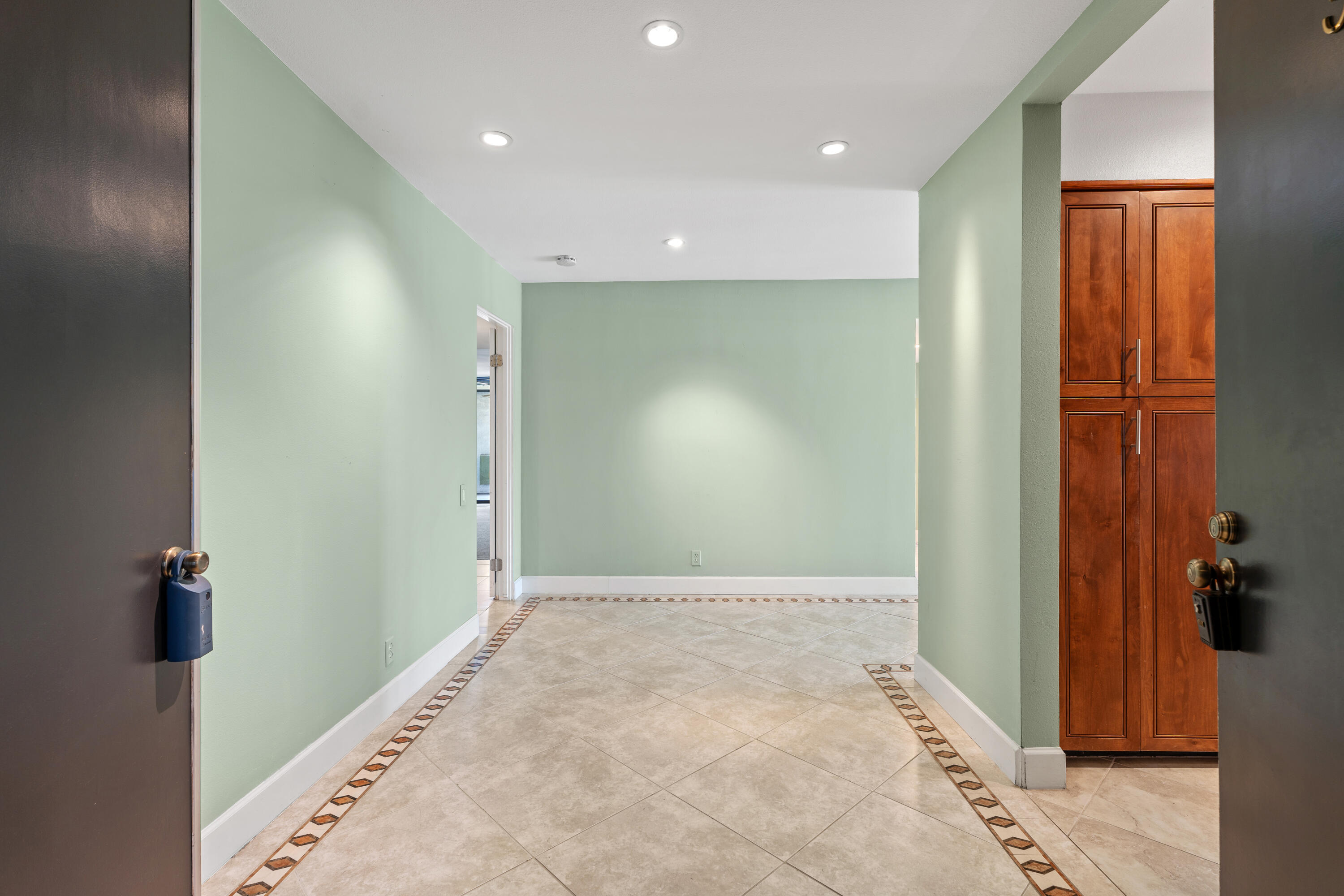 Palm Springs, California, 92264, United States, 2 Bedrooms Bedrooms, ,1 BathroomBathrooms,Residential,For Sale,1960957