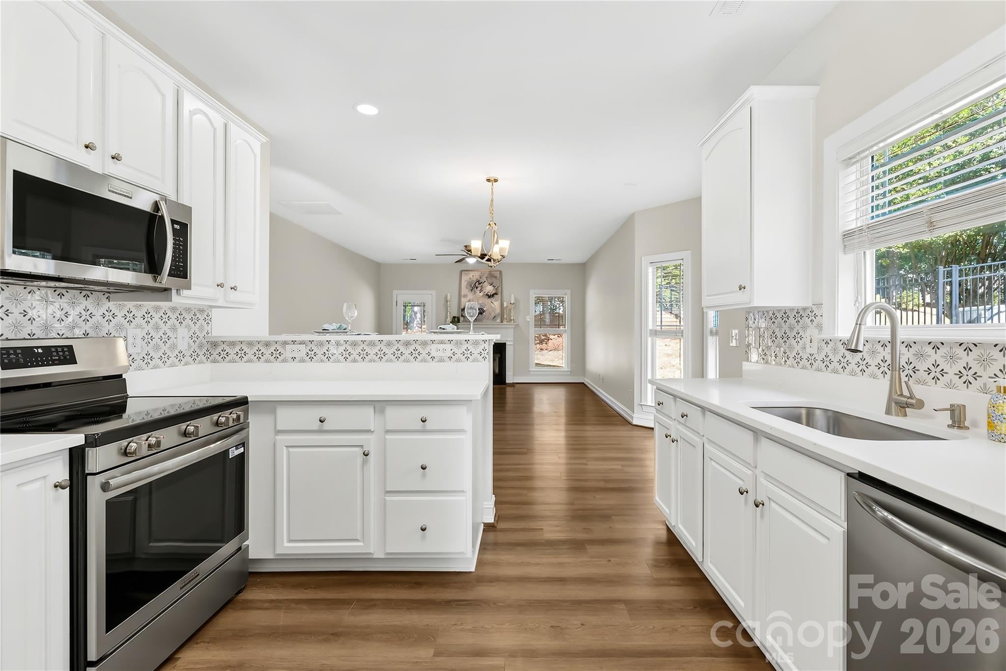 Cornelius, North Carolina, 28031, United States, 4 Bedrooms Bedrooms, ,4 BathroomsBathrooms,Residential,For Sale,2045190