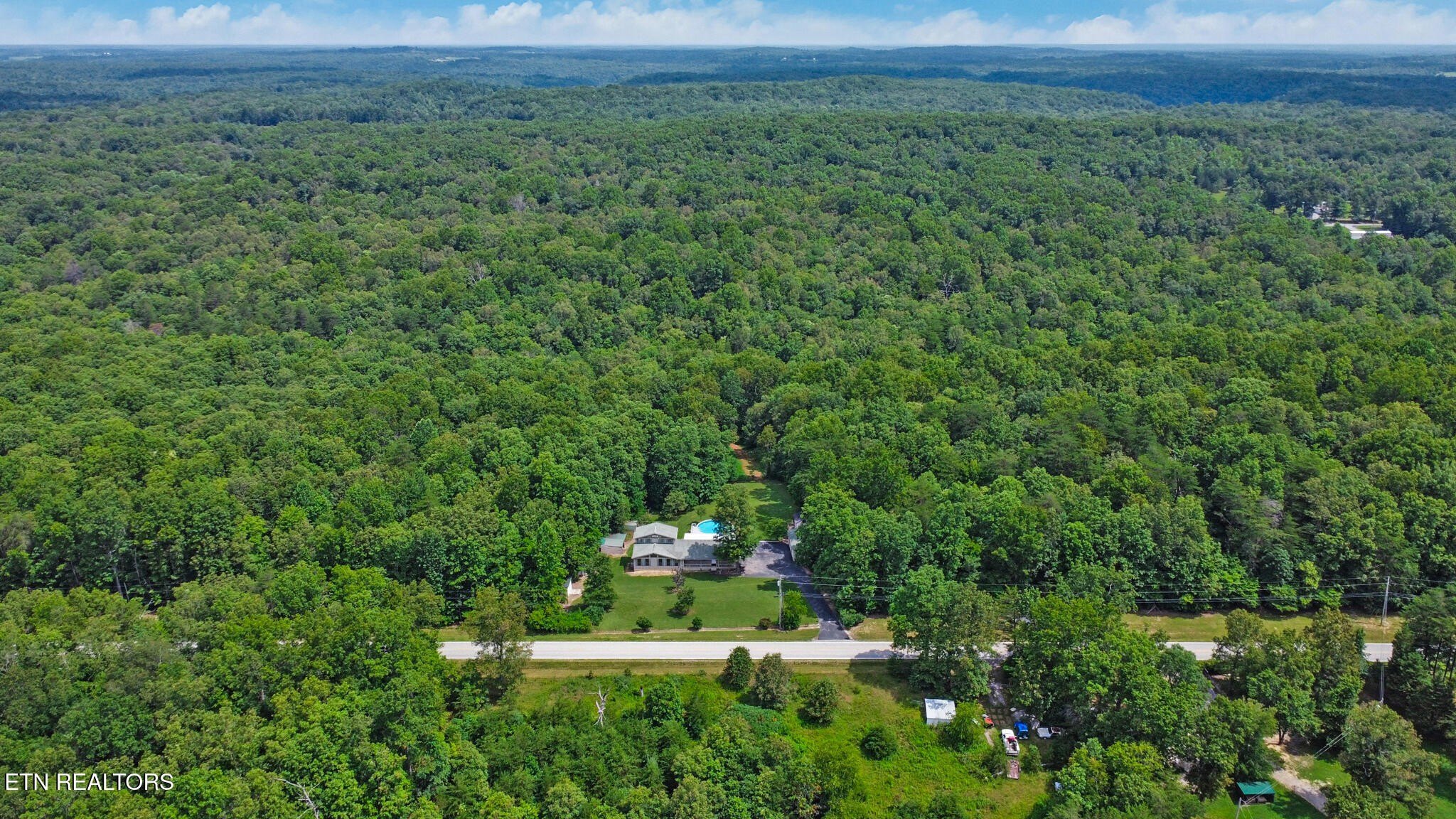 Crossville, Tennessee, 38571, United States, 3 Bedrooms Bedrooms, ,4 BathroomsBathrooms,Residential,For Sale,1979710