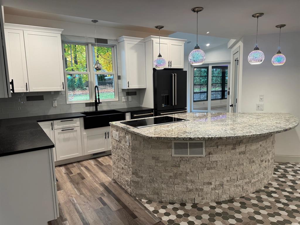 Madison, Wisconsin, 53704, United States, 4 Bedrooms Bedrooms, ,5 BathroomsBathrooms,Residential,For Sale,1973906