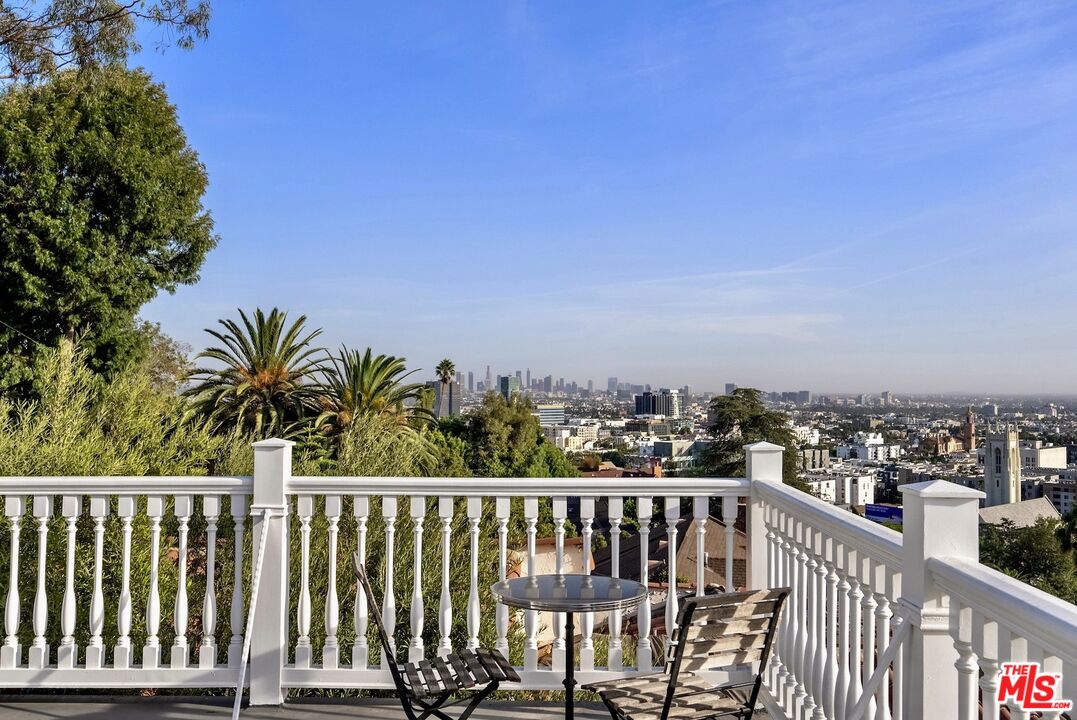 Los Angeles, California, 90068, United States, 3 Bedrooms Bedrooms, ,3 BathroomsBathrooms,Residential,For Sale,1794796