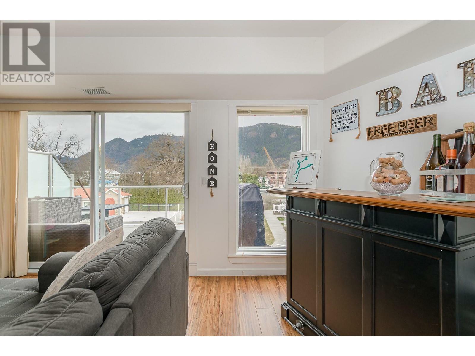 SICAMOUS, British Columbia, V0E 2V1, CA, 4 Bedrooms Bedrooms, ,2 BathroomsBathrooms,Residential,For Sale,1839055