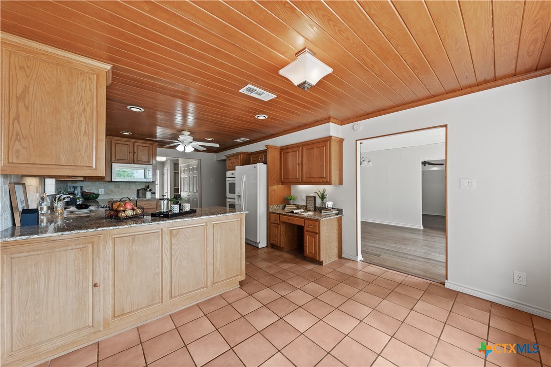 Belton, Texas, 76513, United States, 4 Bedrooms Bedrooms, ,4 BathroomsBathrooms,Residential,For Sale,1989055