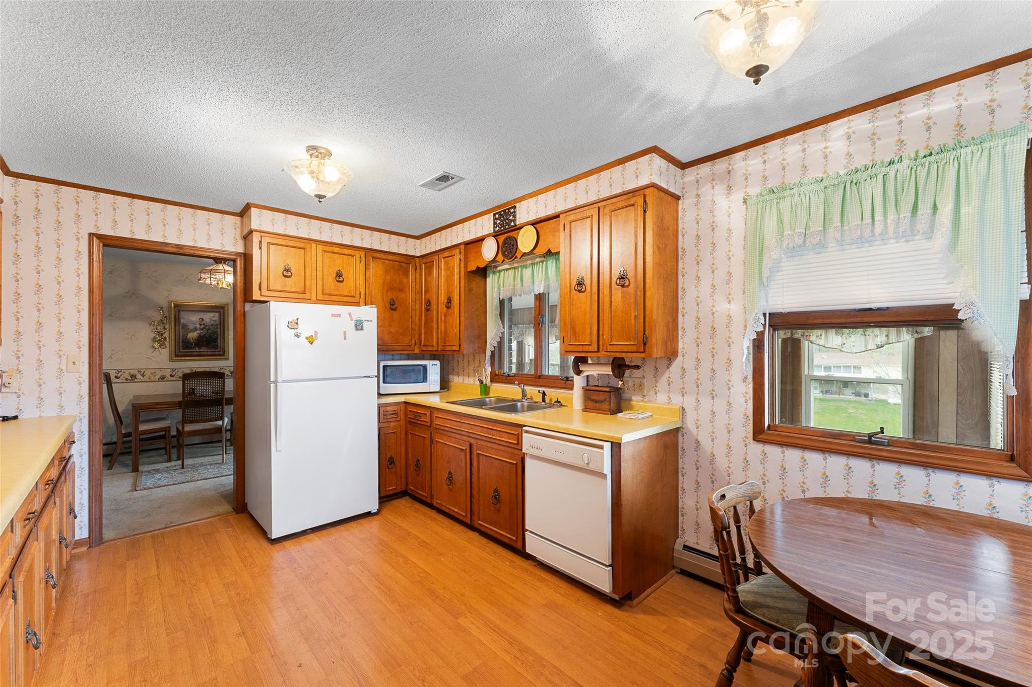 Leicester, North Carolina, 28748, United States, 3 Bedrooms Bedrooms, ,2 BathroomsBathrooms,Residential,For Sale,1938256