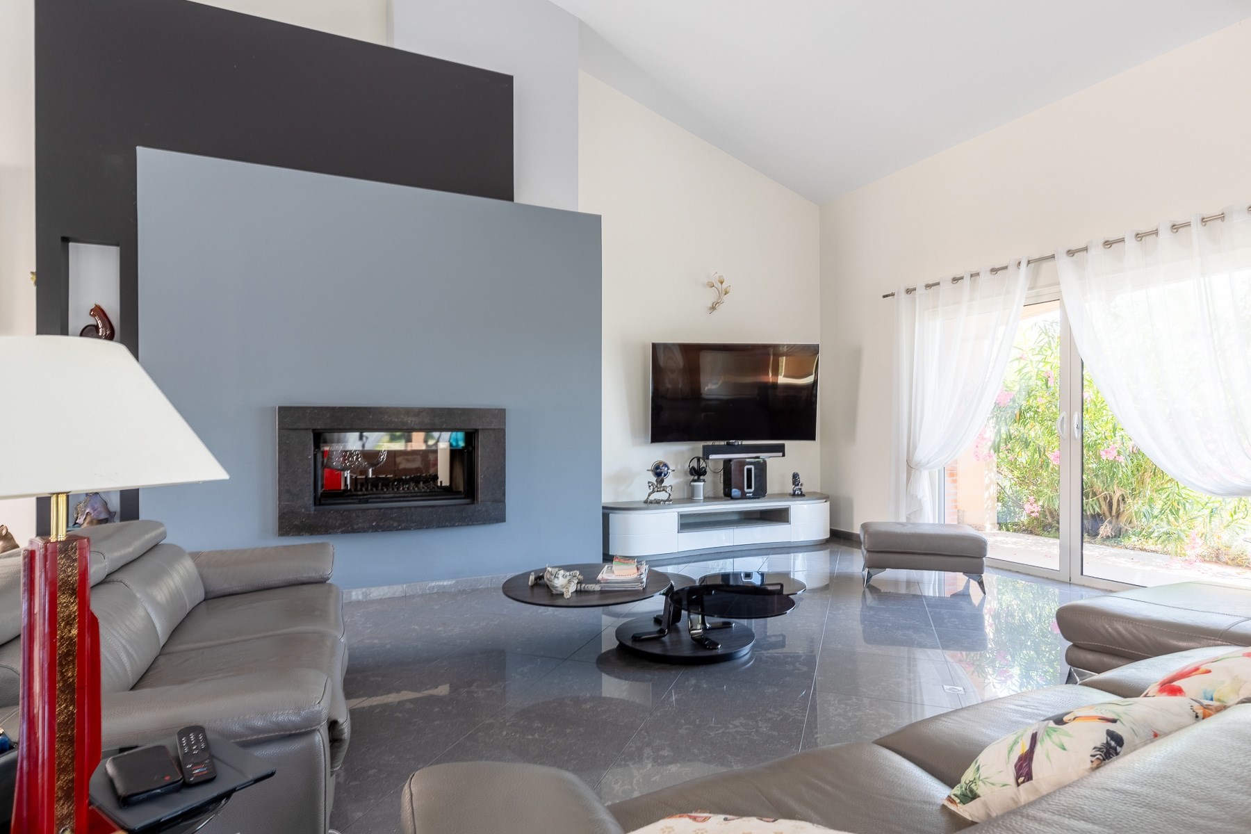  A superb, recently built property with exceptional features. - 物件實景