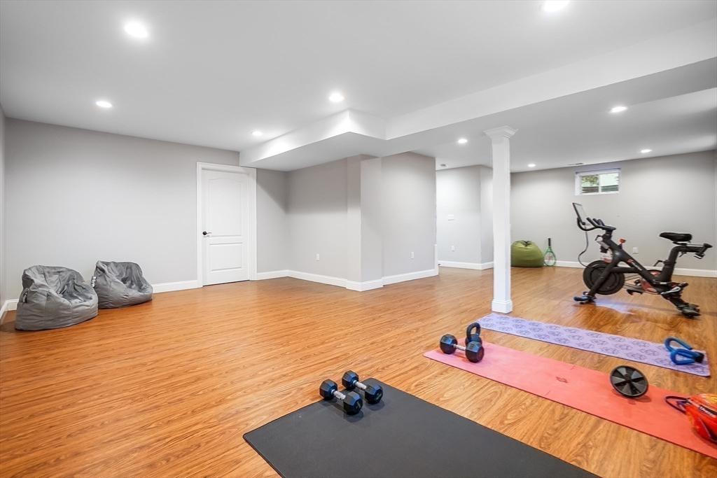 Newton, Massachusetts, 02460, United States, 4 Bedrooms Bedrooms, ,5 BathroomsBathrooms,Residential,For Sale,1929492