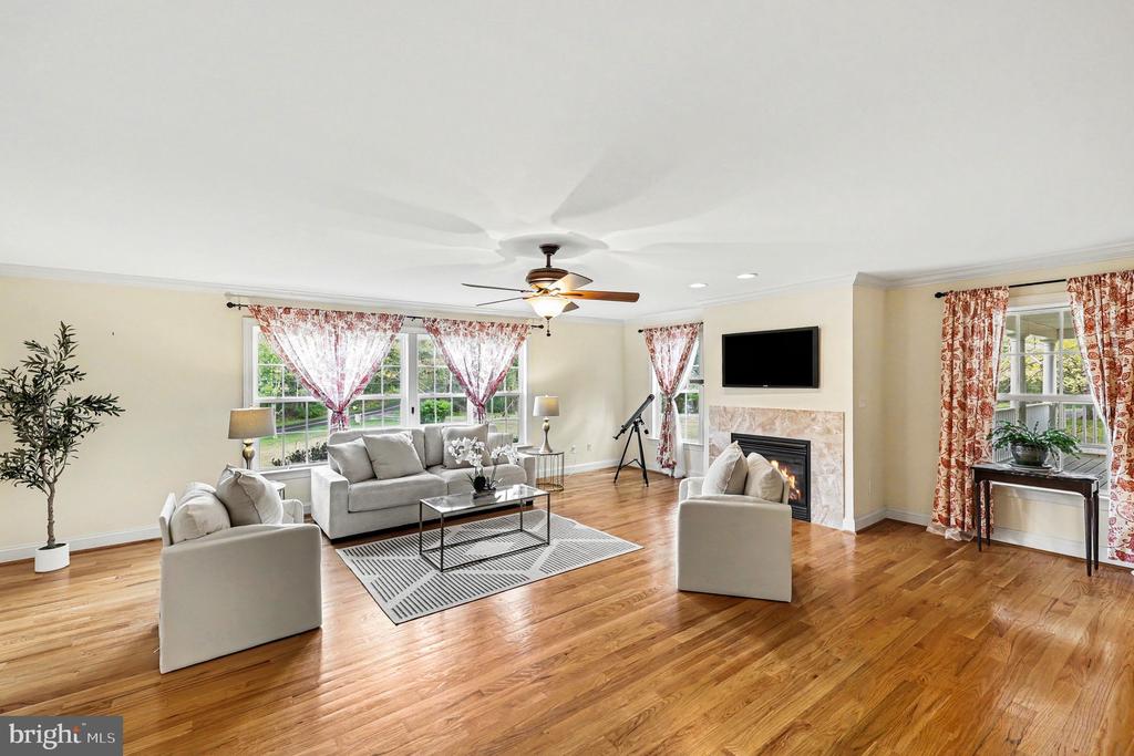 Winchester, Virginia, 22602, United States, 4 Bedrooms Bedrooms, ,3 BathroomsBathrooms,Residential,For Sale,2040713