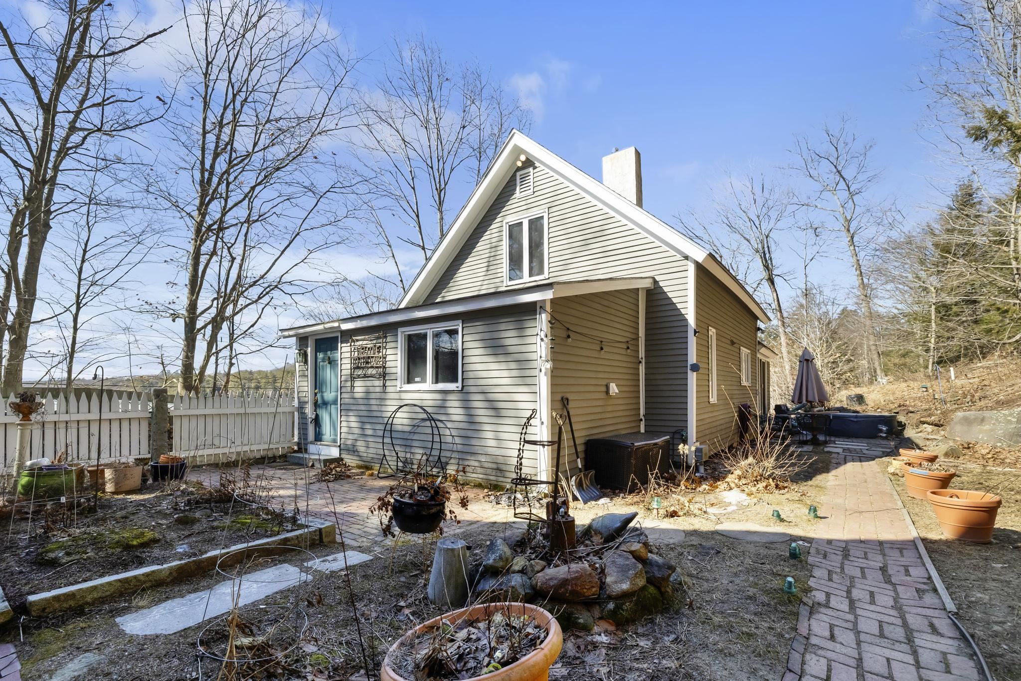 Weare, New Hampshire, 03281, United States, 2 Bedrooms Bedrooms, ,Residential,For Sale,1887155