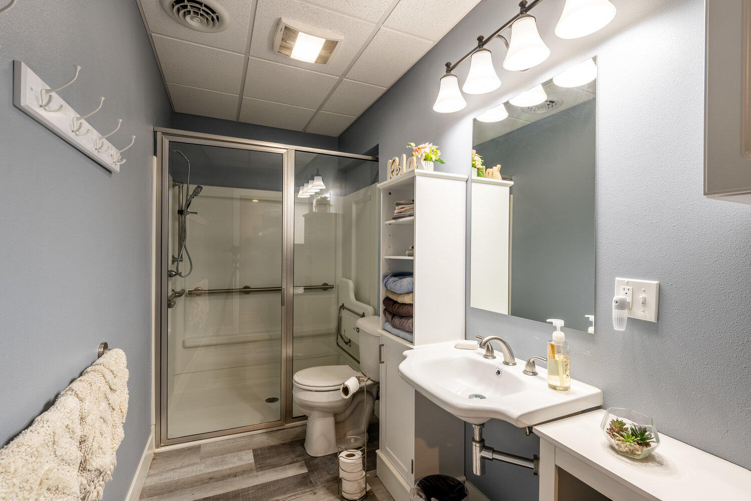 Buffalo, Wyoming, 82834, United States, 4 Bedrooms Bedrooms, ,4 BathroomsBathrooms,Residential,For Sale,1990981