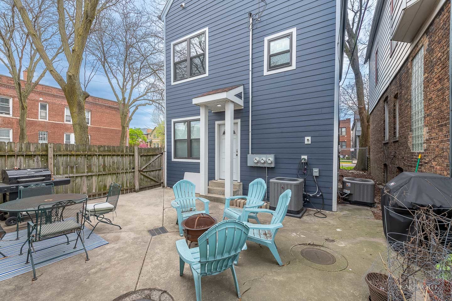 Chicago, Illinois, 60618, United States, 9 Bedrooms Bedrooms, ,Residential,For Sale,1977178