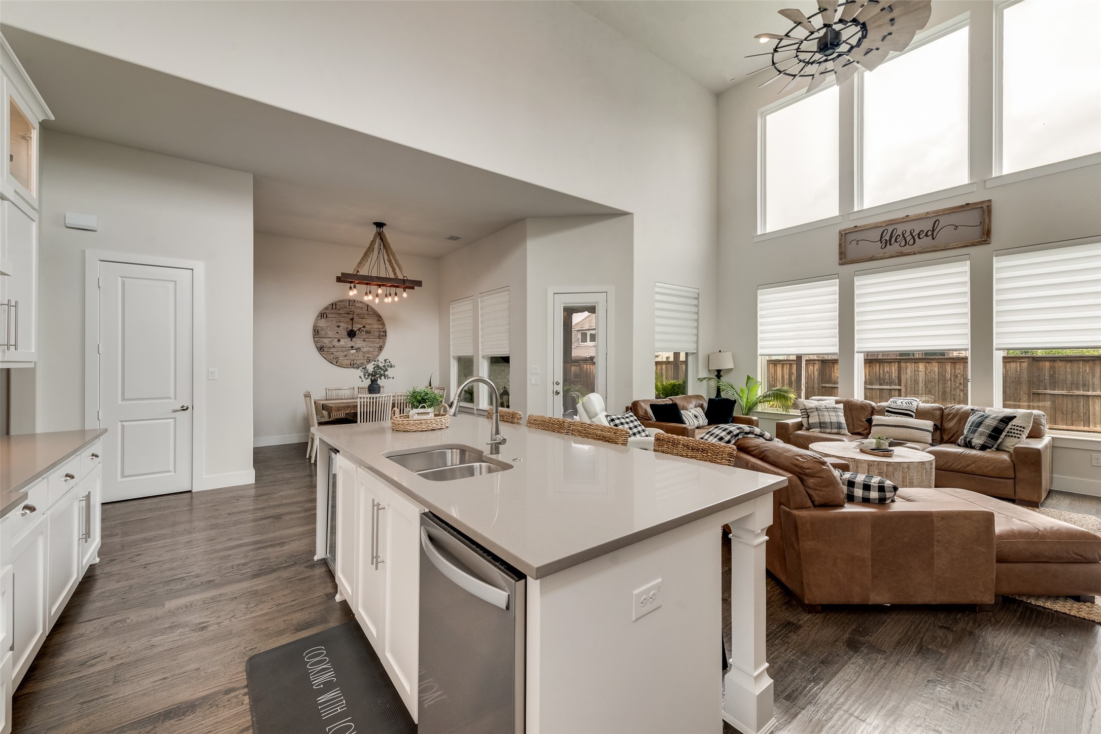 Prosper, Texas, 75078, United States, 5 Bedrooms Bedrooms, ,6 BathroomsBathrooms,Residential,For Sale,1856365