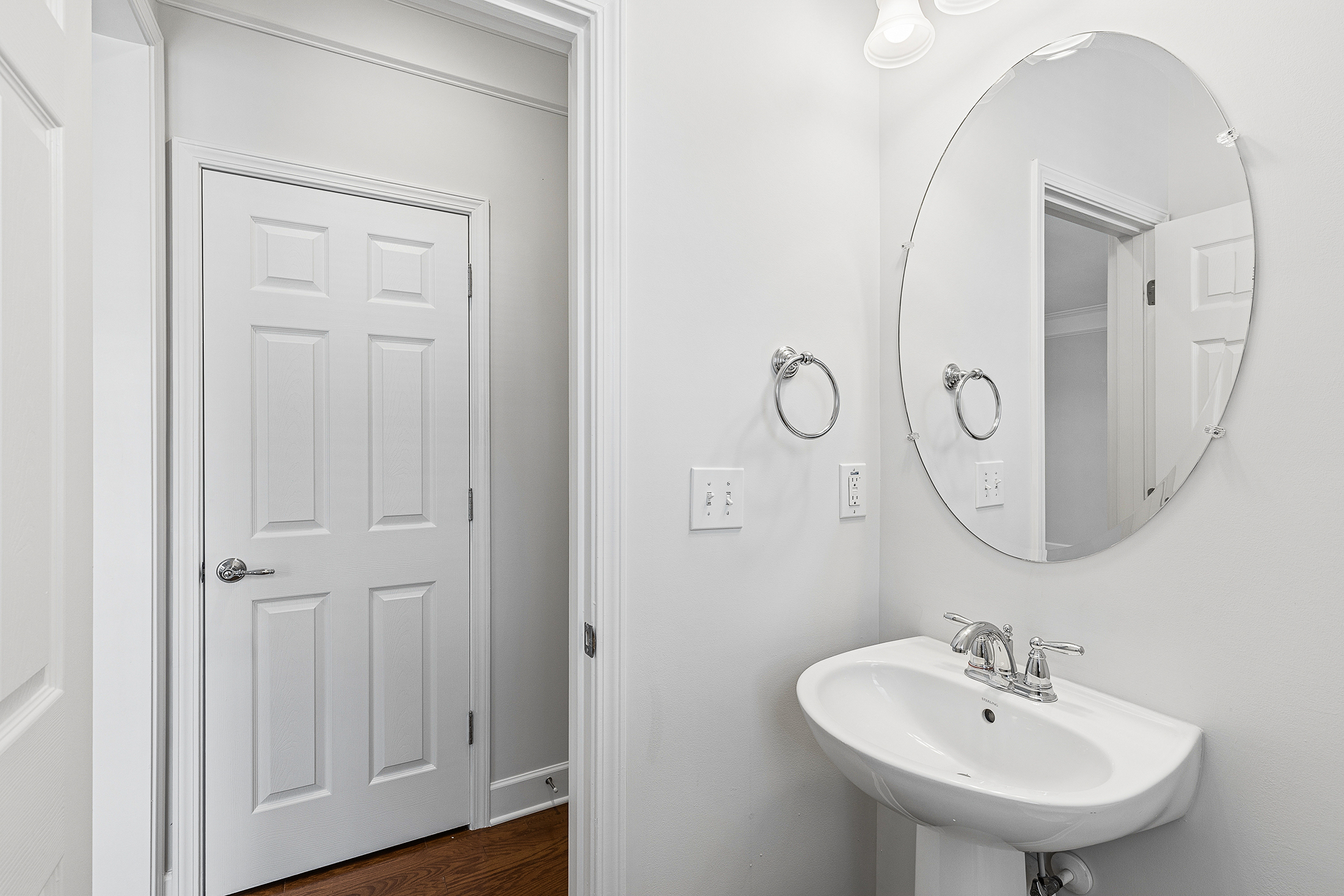  Impeccably Maintained End Unit Townhome in an Exceptional Smyrna Location - 物件實景