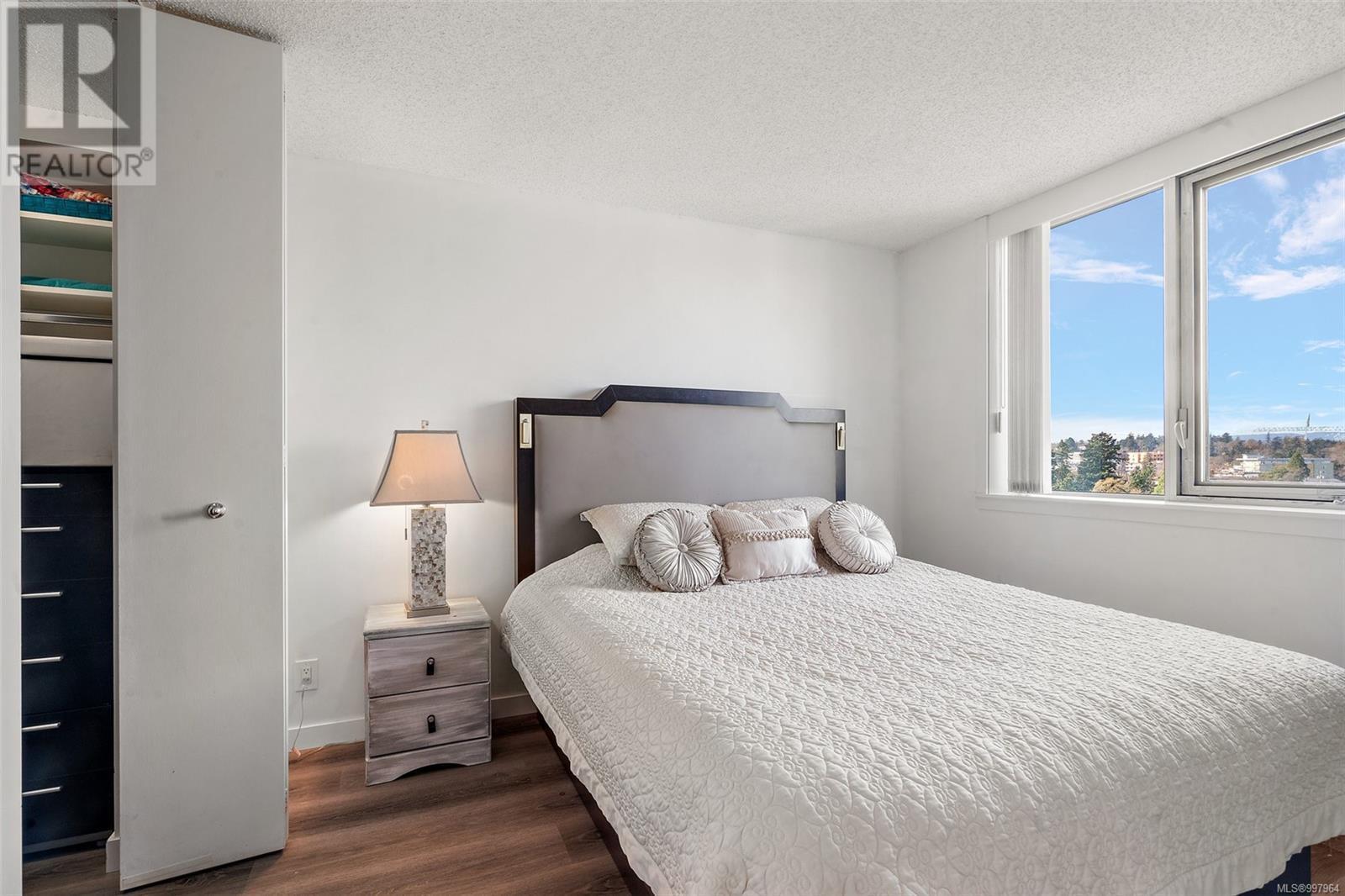 VICTORIA, British Columbia, V9A 7G7, CA, 2 Bedrooms Bedrooms, ,1 BathroomBathrooms,Residential,For Sale,1950570