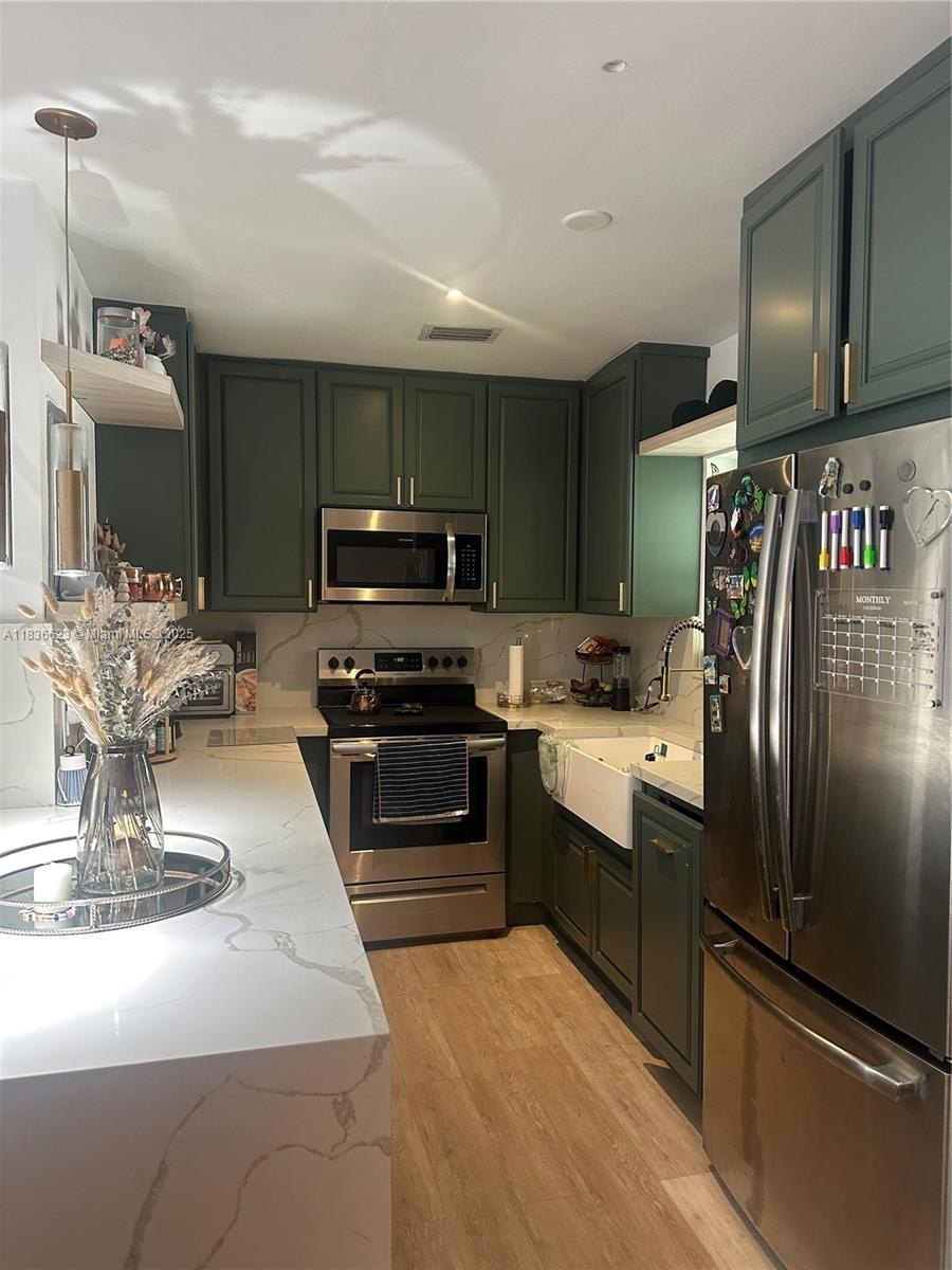 North Miami, Florida, 33168, United States, 3 Bedrooms Bedrooms, ,2 BathroomsBathrooms,Residential,For Sale,1974834