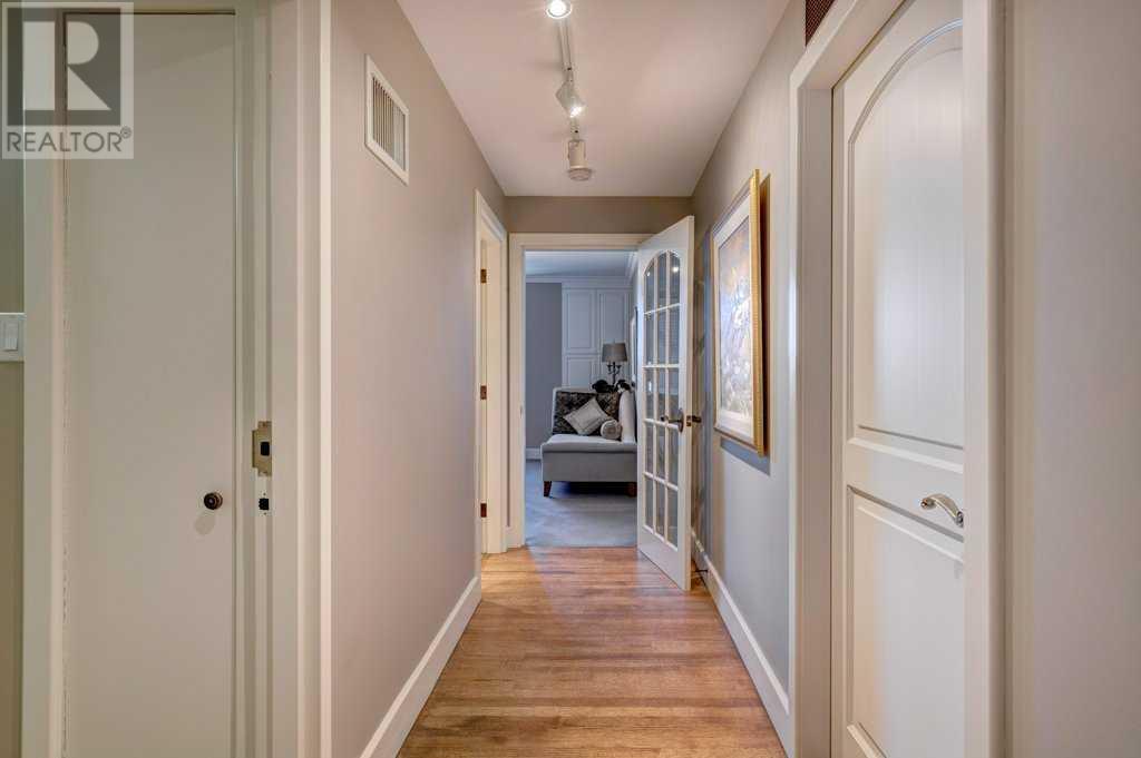 CALGARY, Alberta, T2P 3R8, CA, 2 Bedrooms Bedrooms, ,2 BathroomsBathrooms,Residential,For Sale,1908655