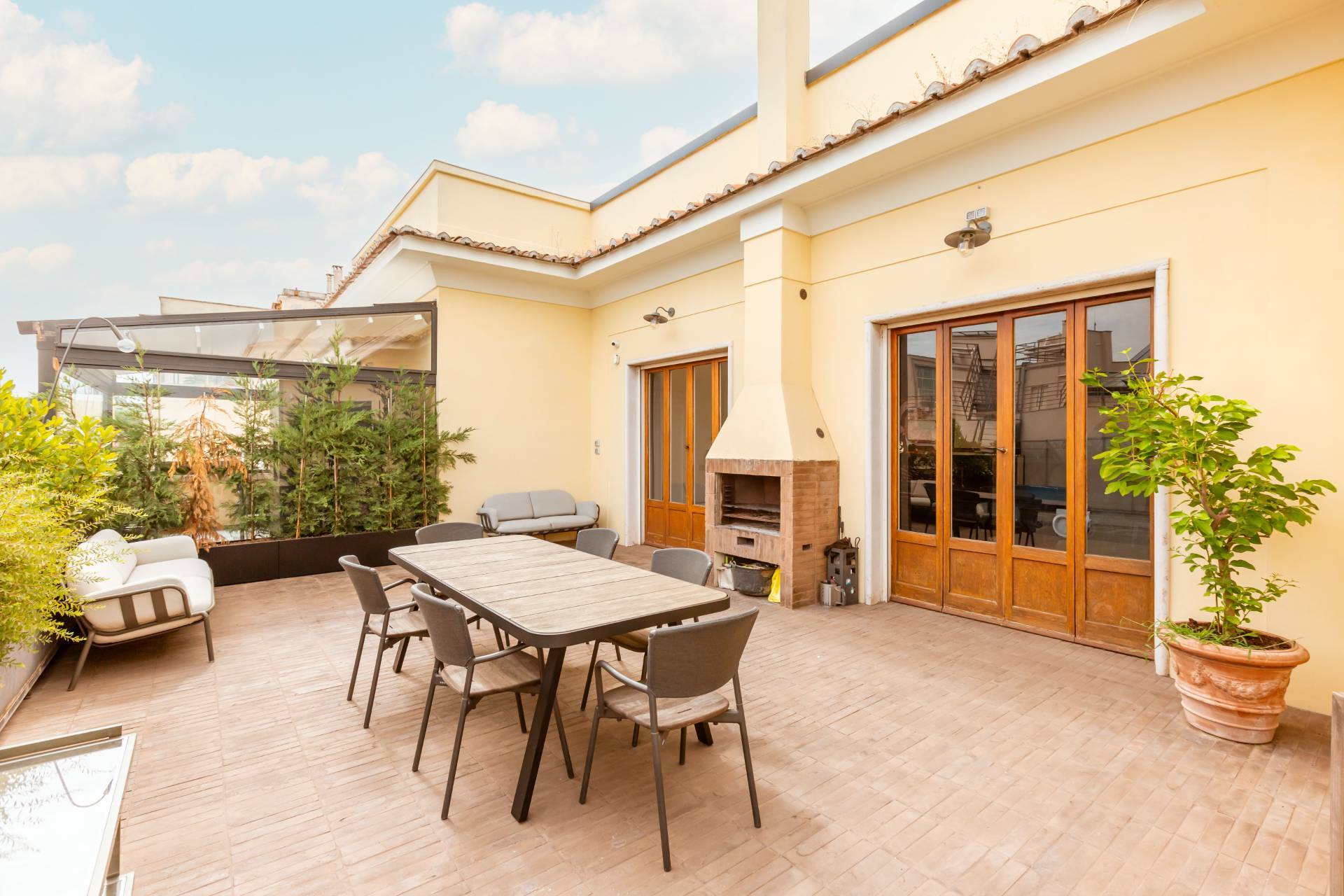 Roma, Roma, 00100, IT, 3 Bedrooms Bedrooms, ,4 BathroomsBathrooms,Residential,For Sale,1949736