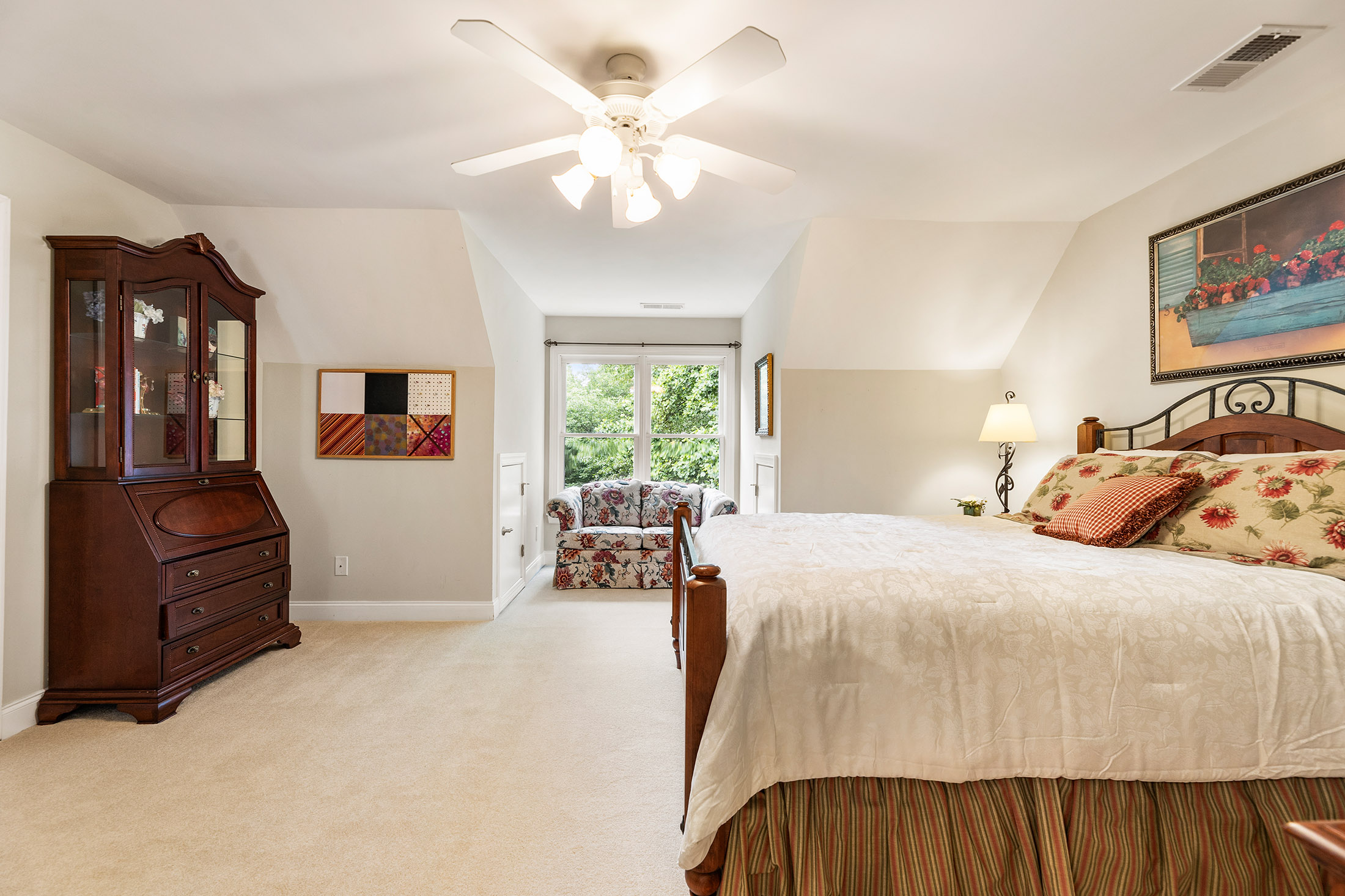  Tucked Among Mature Hardwoods on a Private 1.25+/- Acre River Lot - 物件實景
