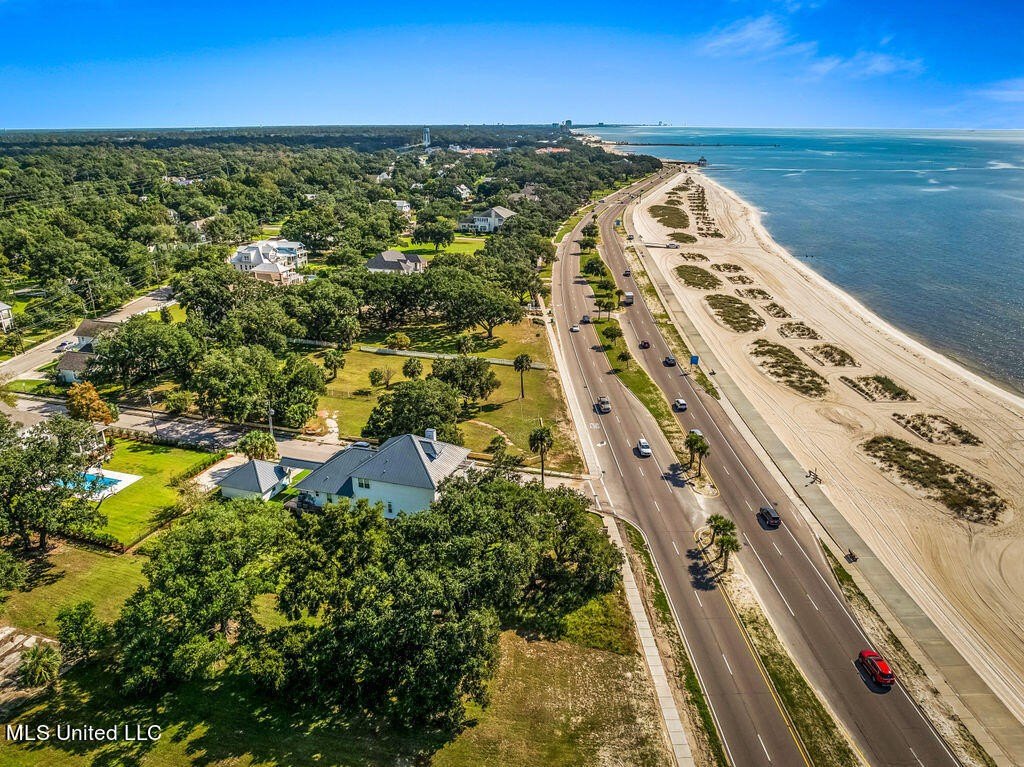 Gulfport, Mississippi, 39501, United States, 4 Bedrooms Bedrooms, ,3 BathroomsBathrooms,Residential,For Sale,1974056