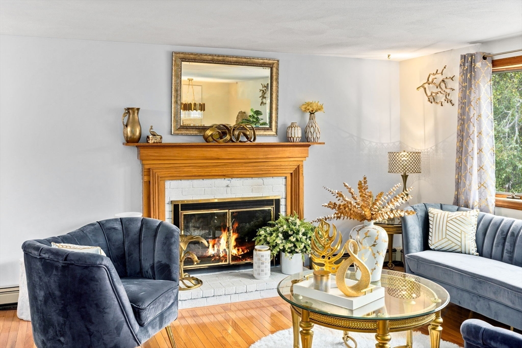 Bridgewater, Massachusetts, 02324, United States, 3 Bedrooms Bedrooms, ,2 BathroomsBathrooms,Residential,For Sale,1943085