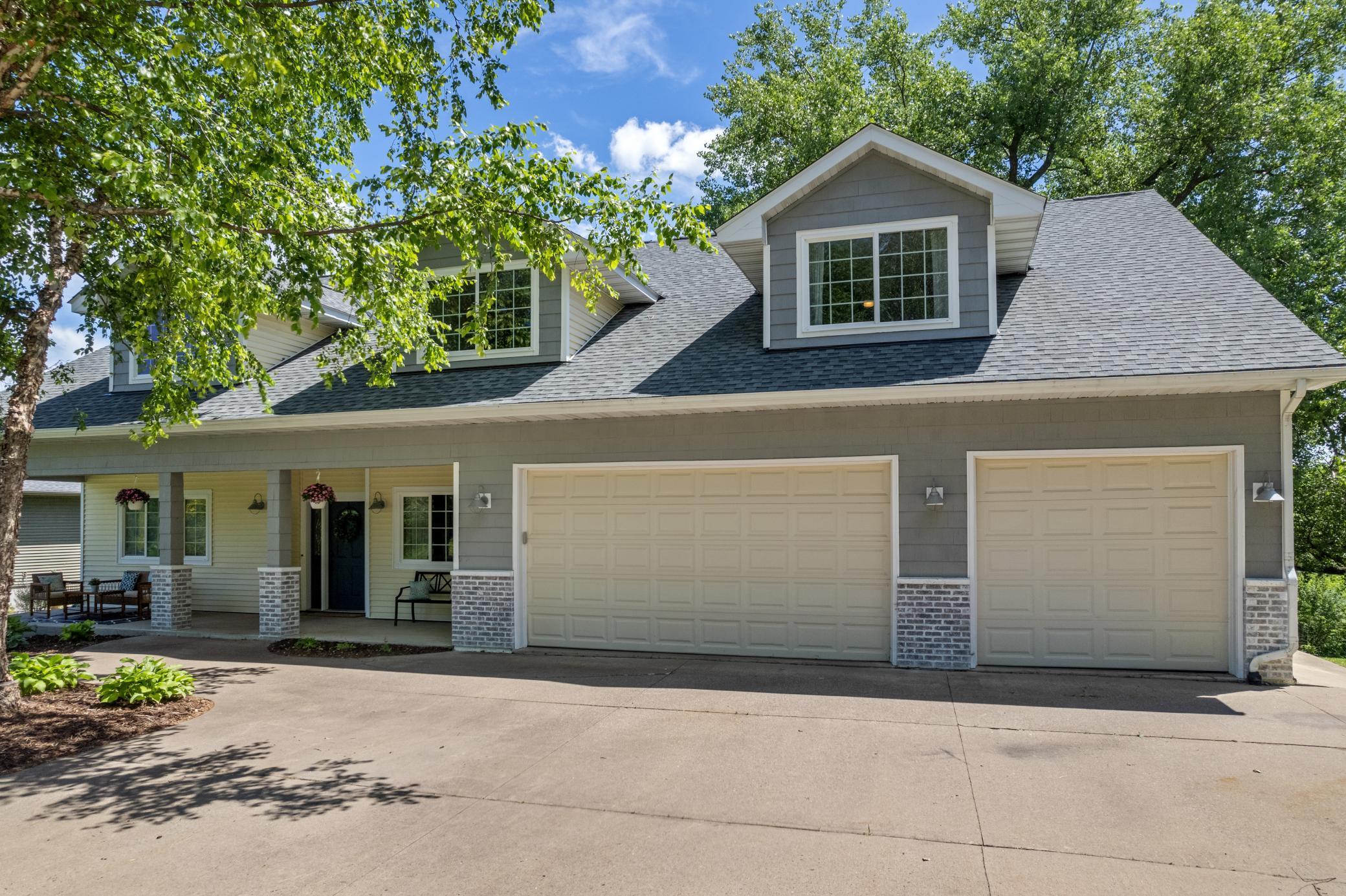 Winona, Minnesota, 55987, United States, 6 Bedrooms Bedrooms, ,4 BathroomsBathrooms,Residential,For Sale,1883576