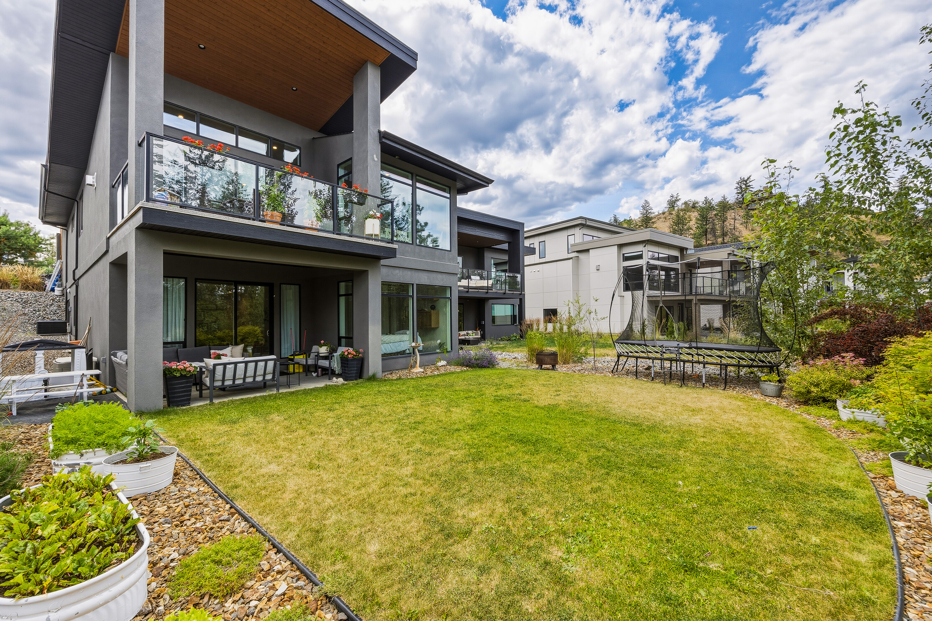  Walkout Rancher in Lakestone - 物件實景