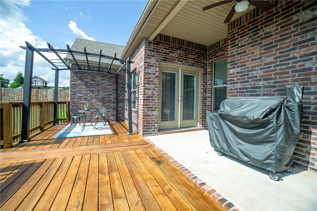 Fayetteville, Arkansas, 72701, United States, 4 Bedrooms Bedrooms, ,3 BathroomsBathrooms,Residential,For Sale,1874456