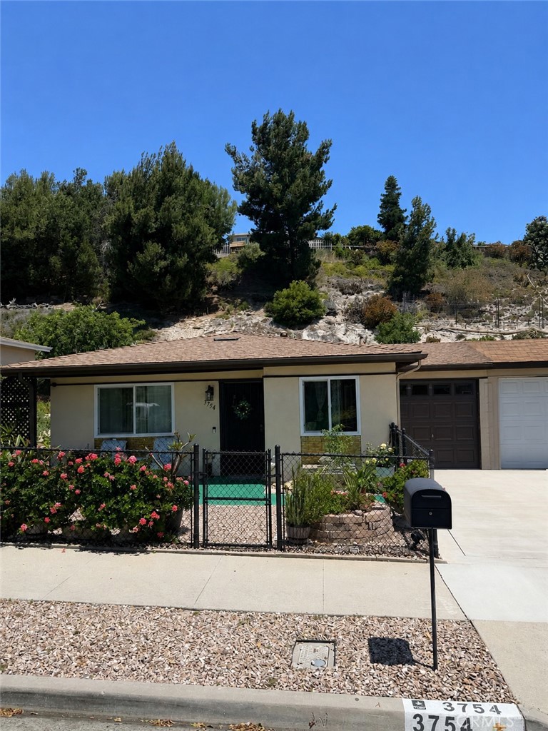 Oceanside, California, 92056, United States, 2 Bedrooms Bedrooms, ,1 BathroomBathrooms,Residential,For Sale,2049070
