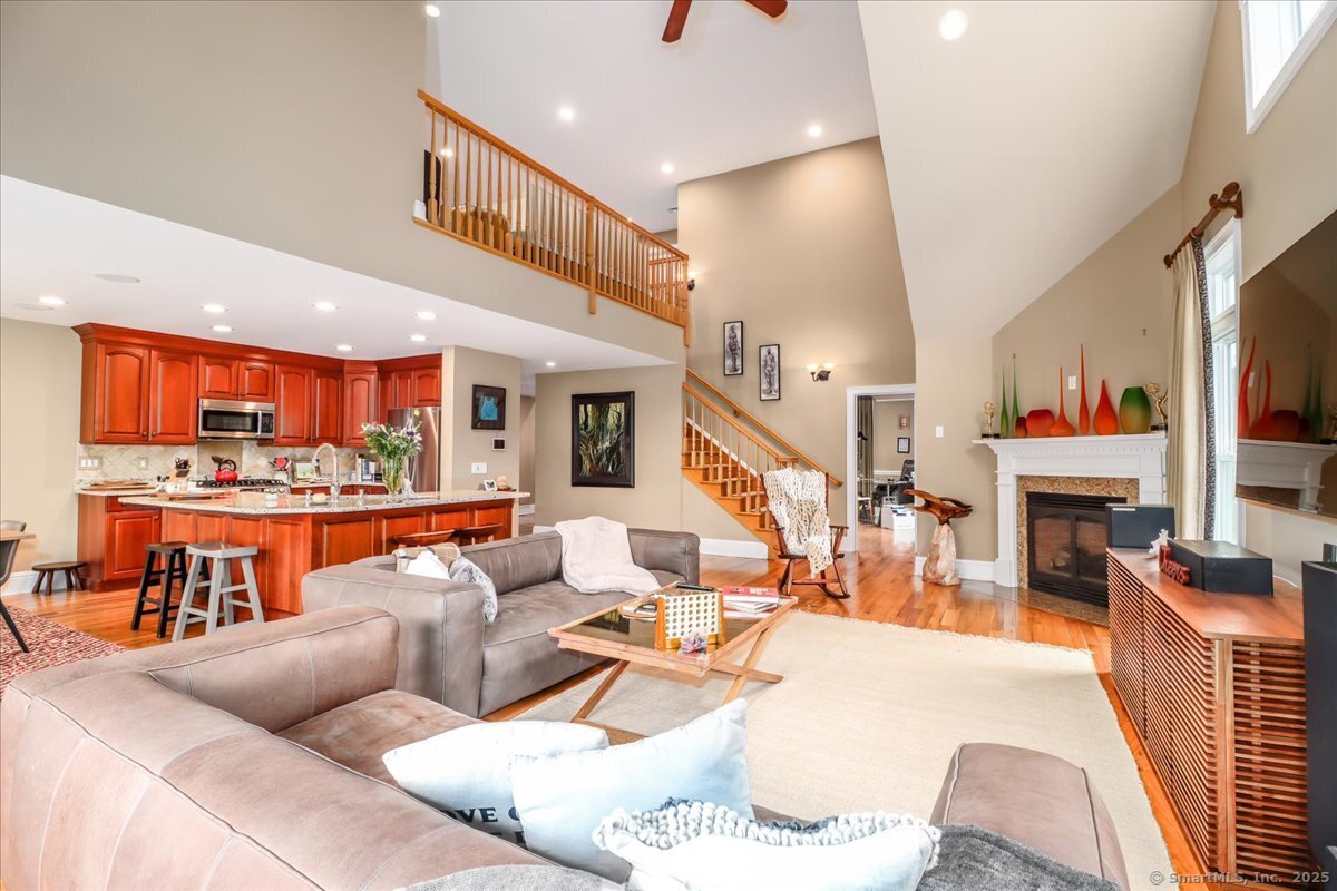 New Milford, Connecticut, 06776, United States, 2 Bedrooms Bedrooms, ,4 BathroomsBathrooms,Residential,For Sale,1938812