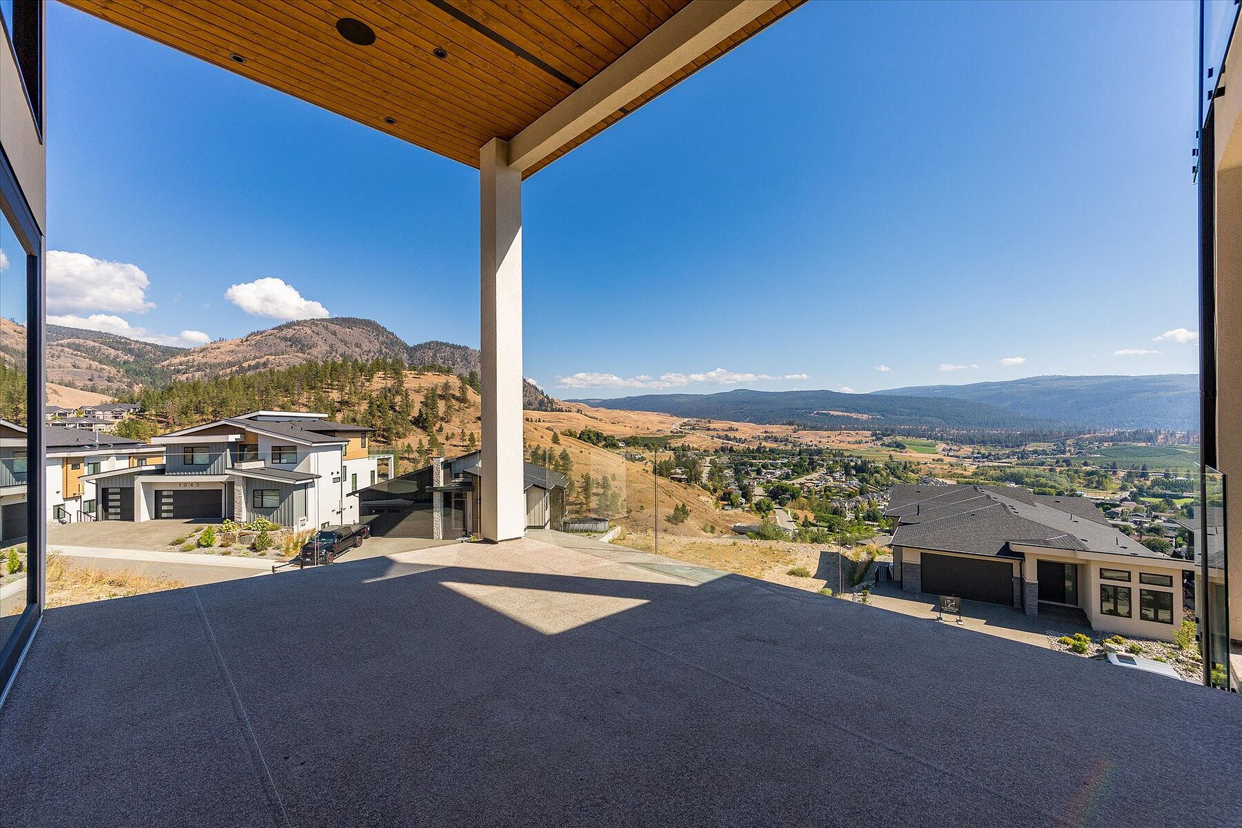  Spacious Modern Build - 物件實景